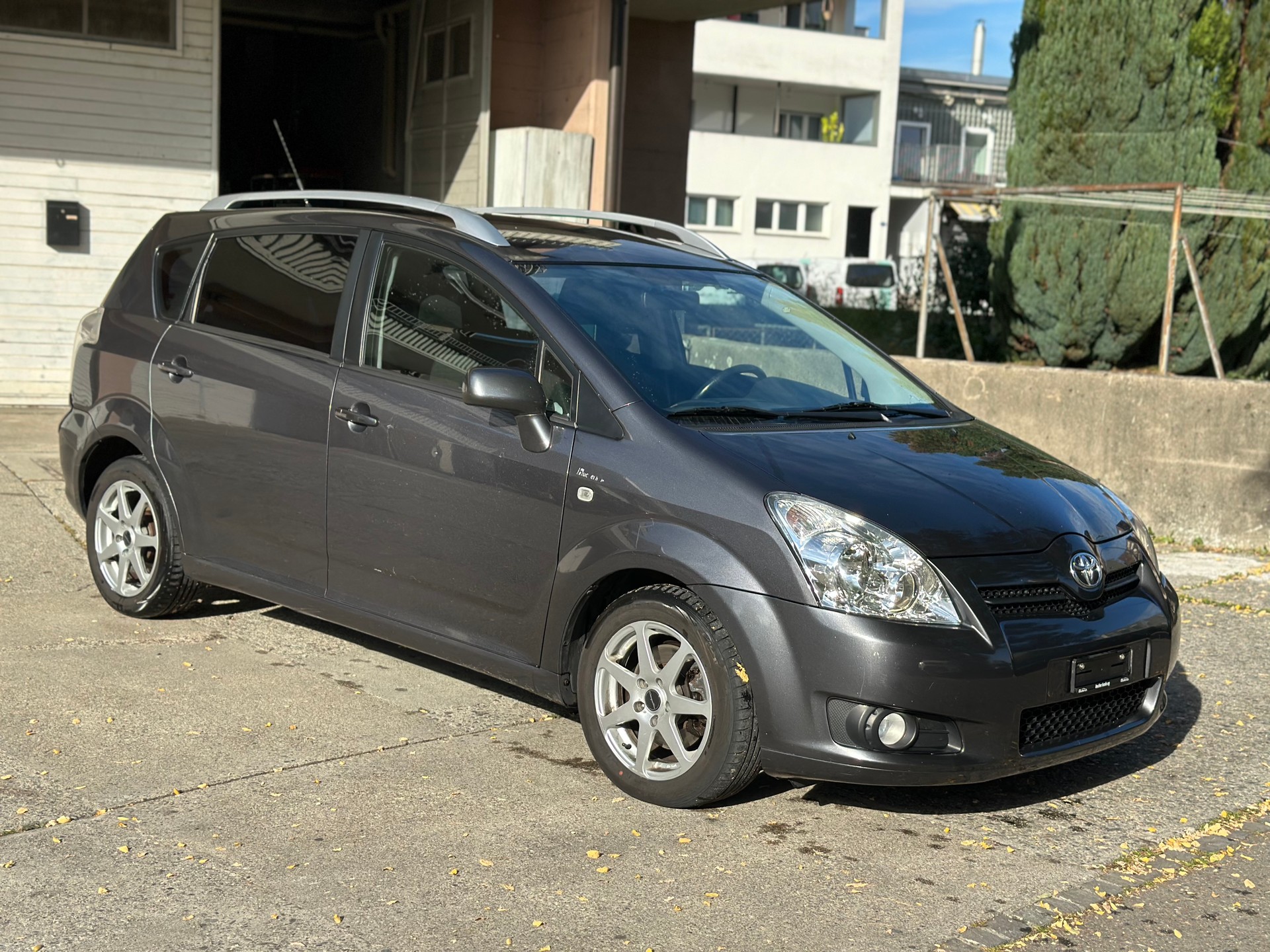 TOYOTA Corolla Verso 2.2 D-4D Edition-image-1
