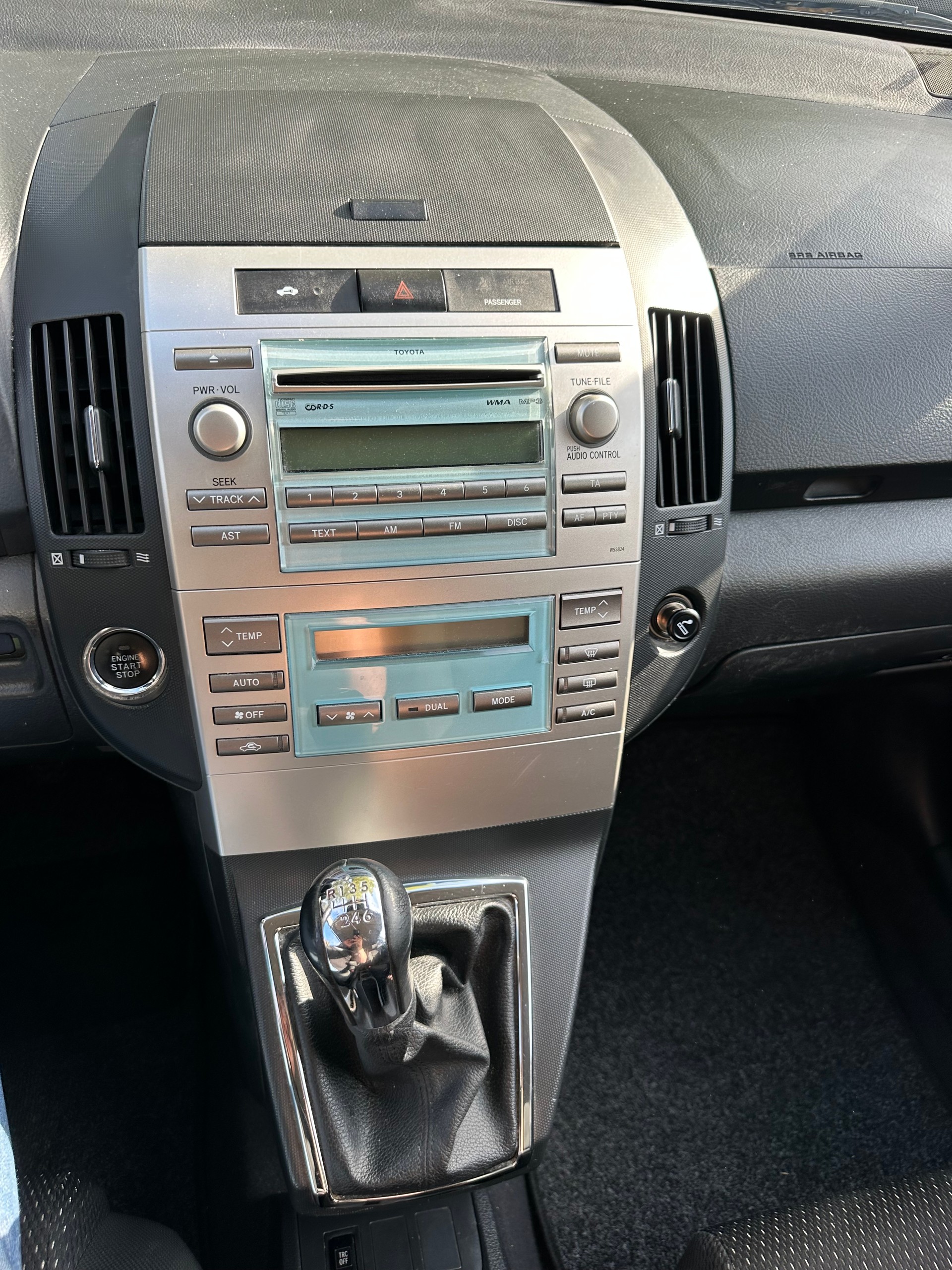 TOYOTA Corolla Verso 2.2 D-4D Edition-image-11