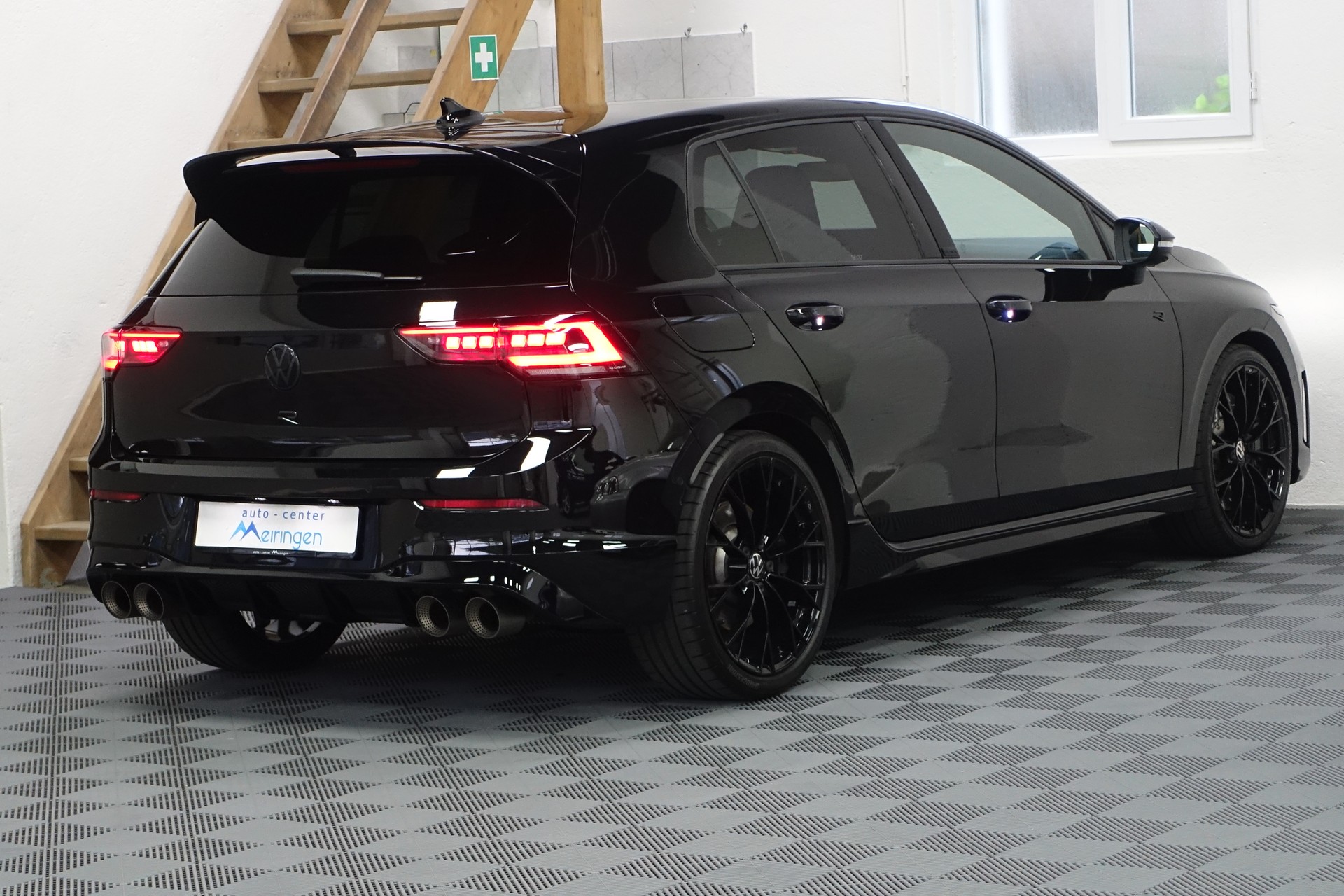 VW Golf VIII 2.0 TSI R Black Edition DSG 4motion **neues Modell**-image-6