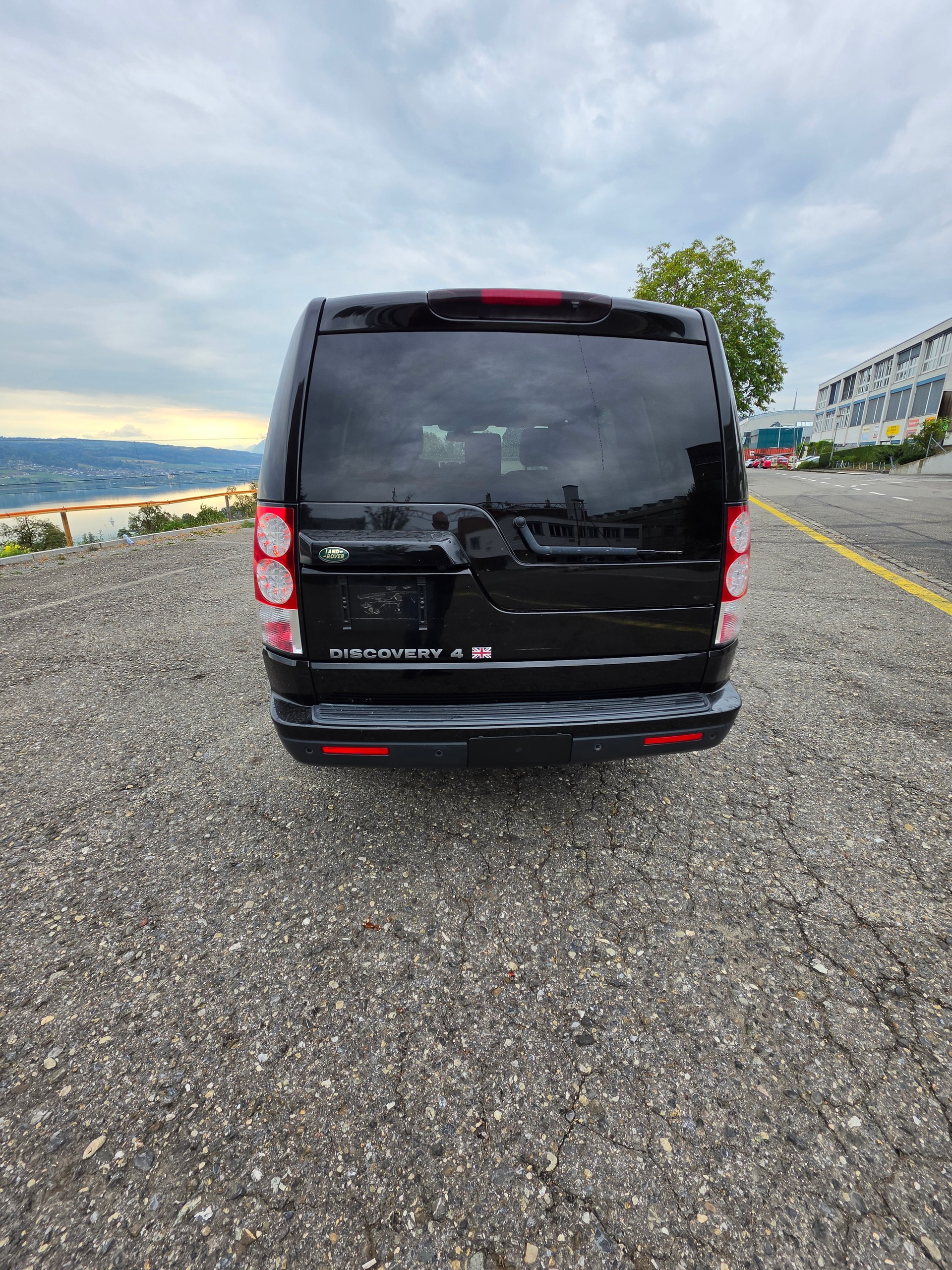 LAND ROVER Discovery 3.0 TDV6 HSE Automatic-image-7