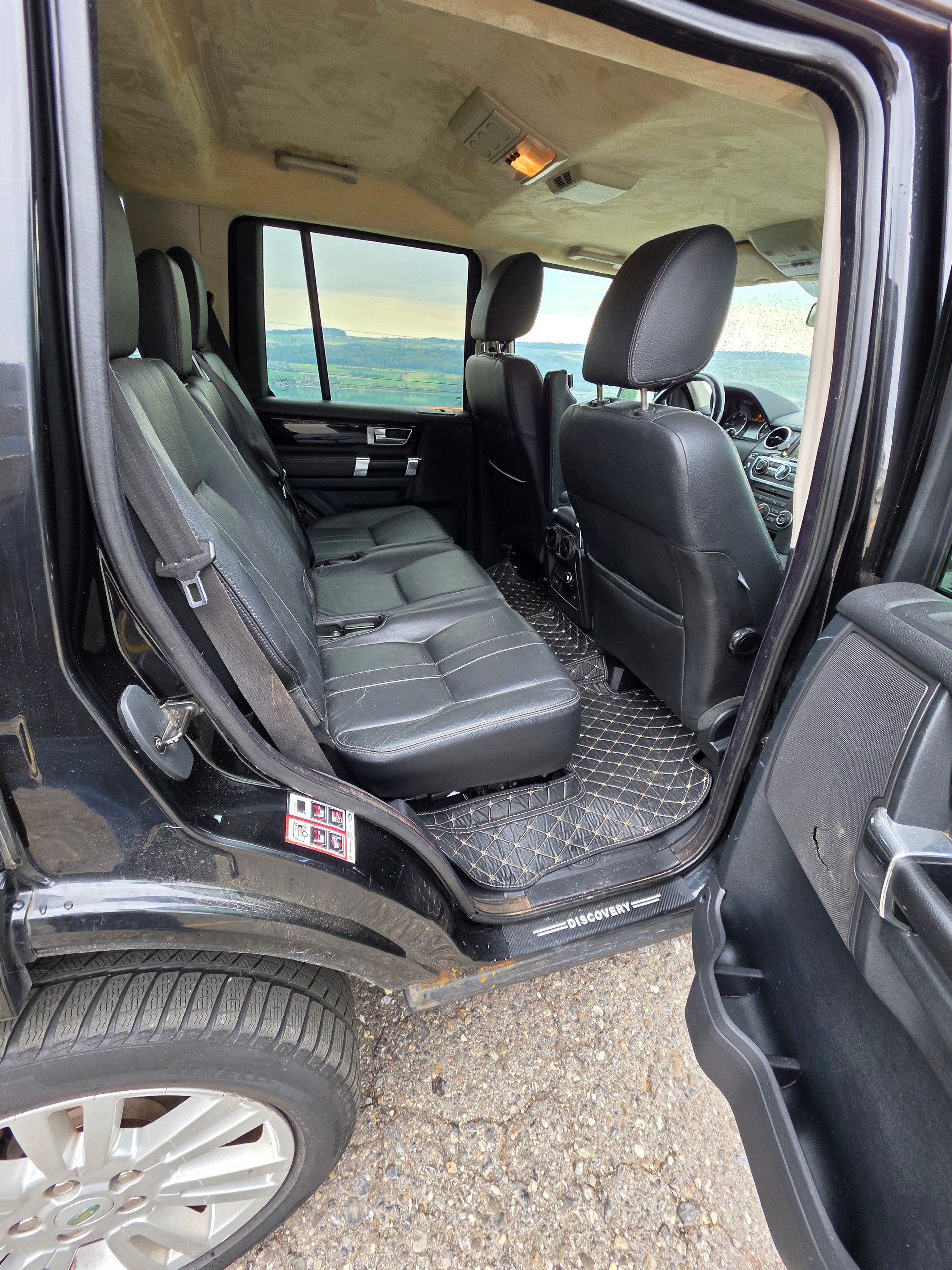LAND ROVER Discovery 3.0 TDV6 HSE Automatic-image-11
