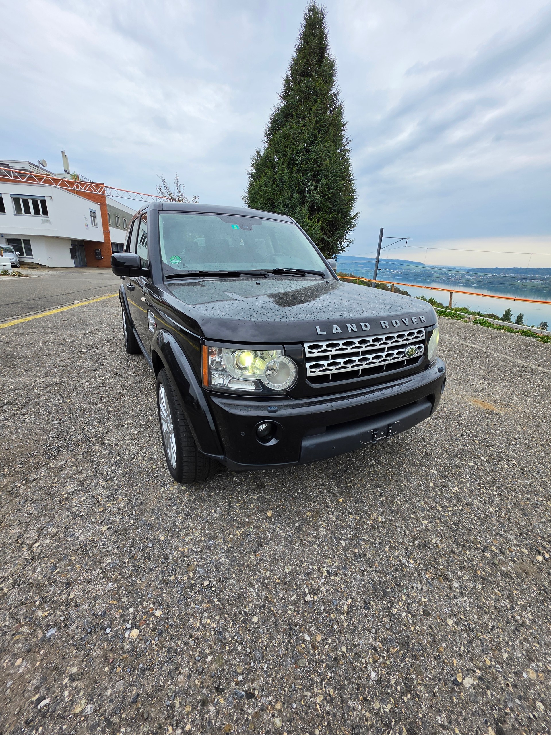 LAND ROVER Discovery 3.0 TDV6 HSE Automatic-image-2