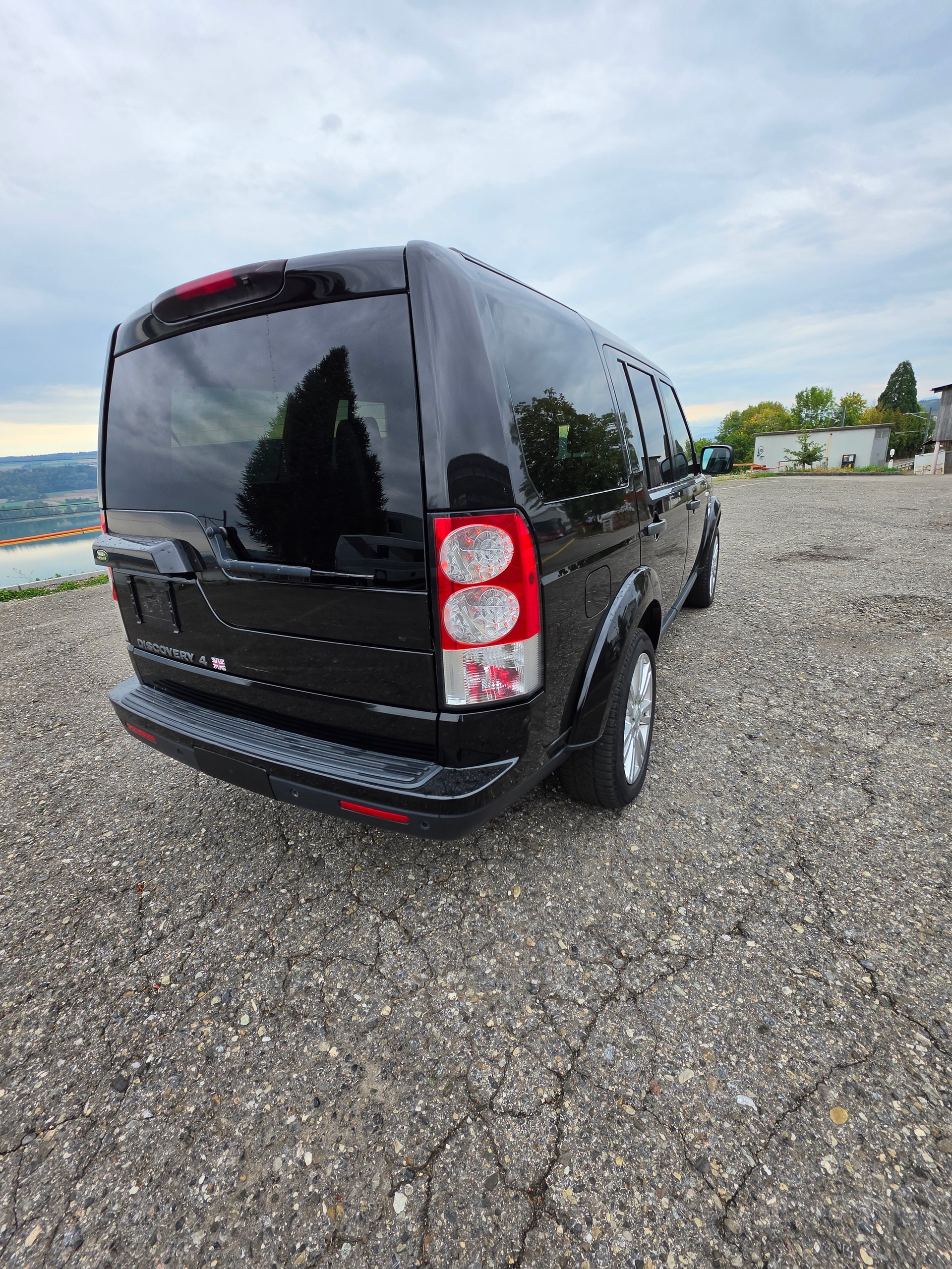 LAND ROVER Discovery 3.0 TDV6 HSE Automatic-image-6