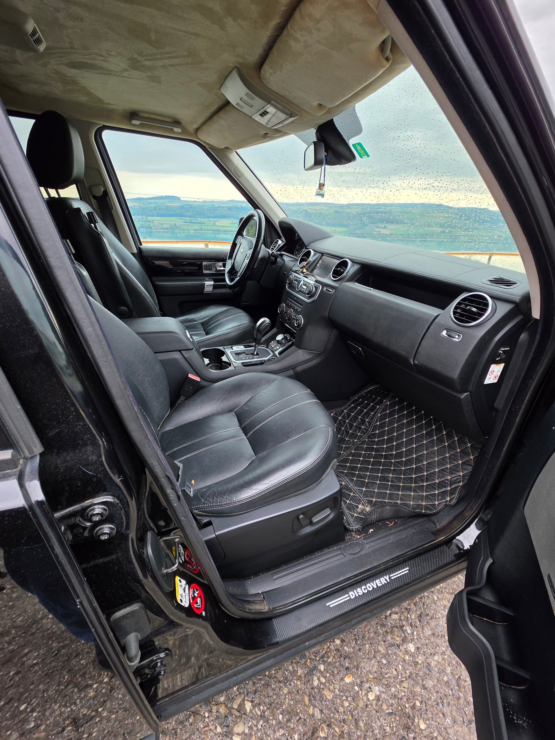 LAND ROVER Discovery 3.0 TDV6 HSE Automatic-image-12