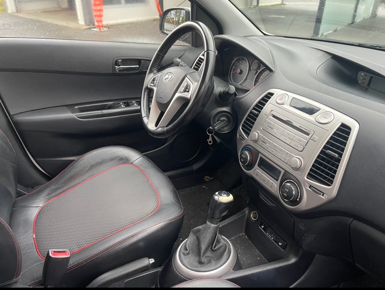 HYUNDAI i20 1.6 Premium-image-6