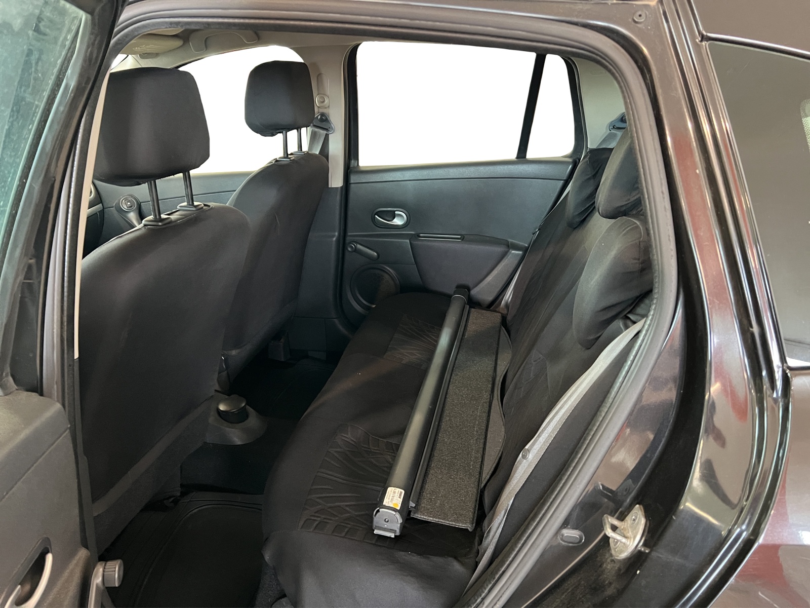 RENAULT Clio Grandtour 1.2 16V Turbo Dynamique-image-9