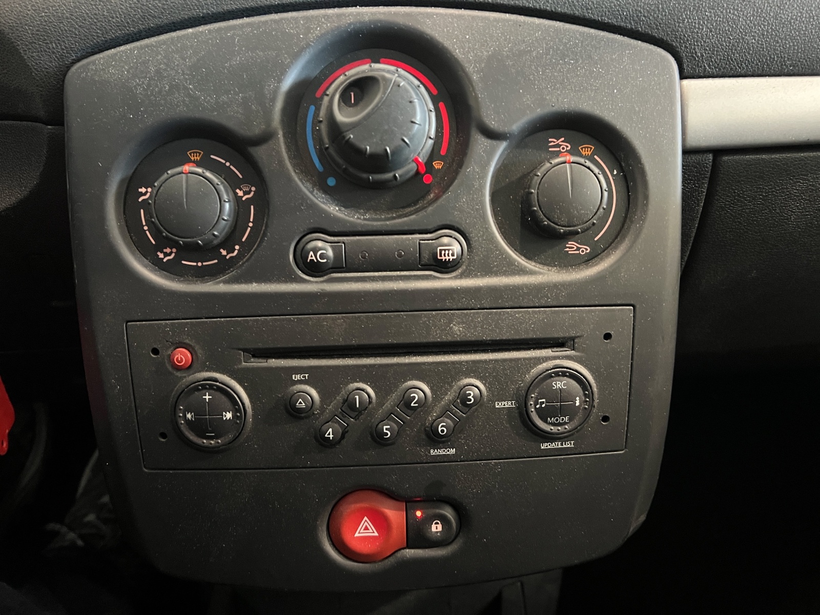 RENAULT Clio Grandtour 1.2 16V Turbo Dynamique-image-10