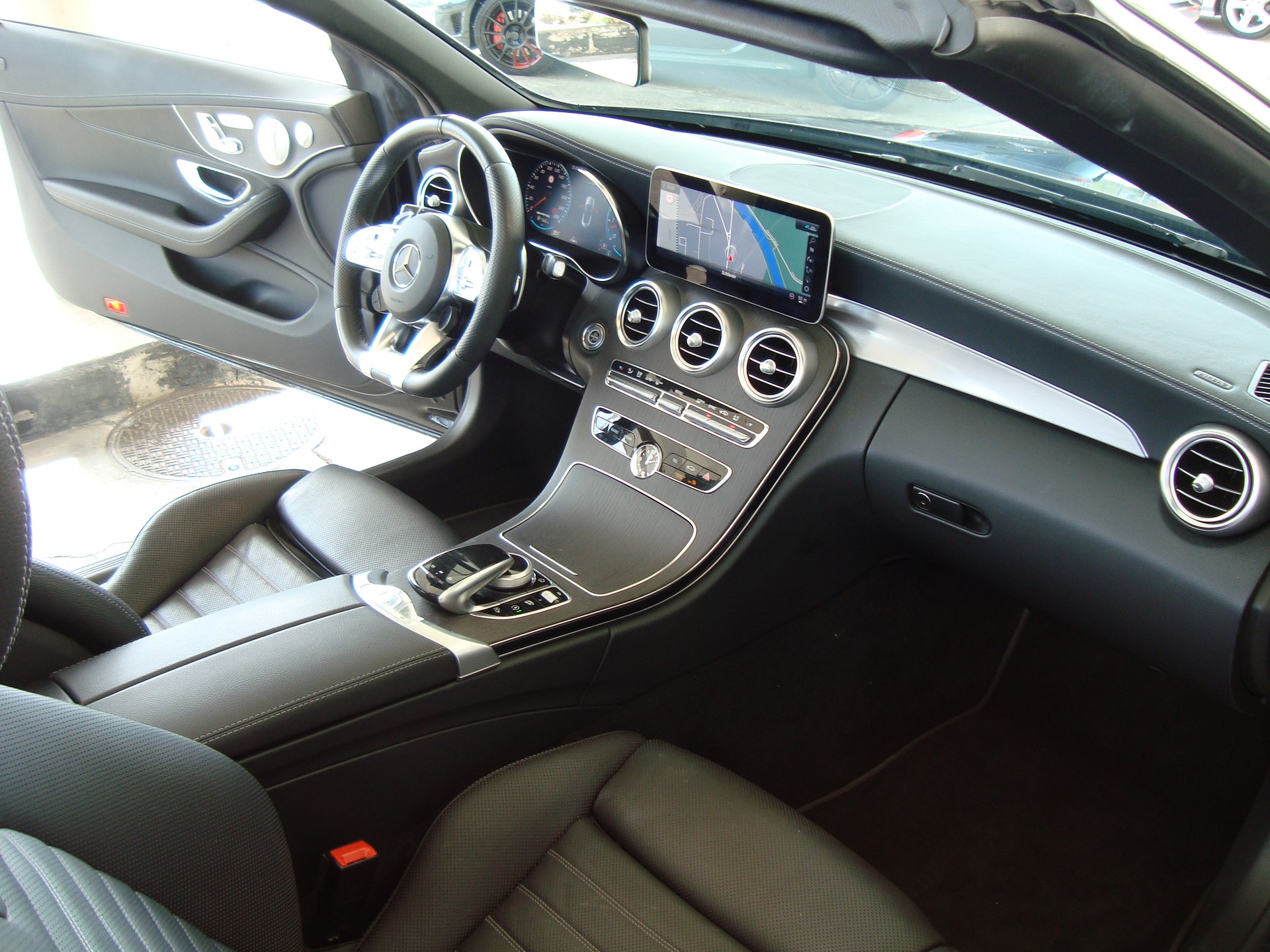 MERCEDES-BENZ C 43 Cabriolet AMG 4Matic 9G-Tronic-image-12