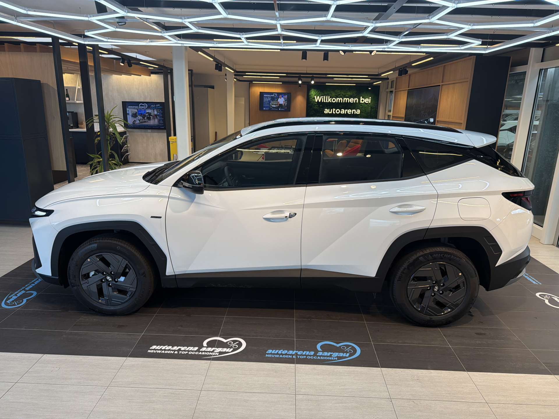 HYUNDAI Tucson 1.6 TGDI HEV Black Line Automat-image-13