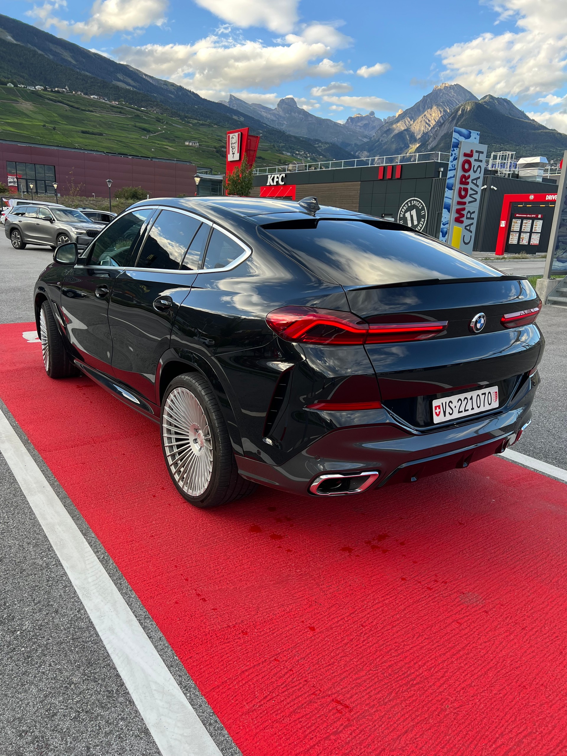 BMW X6 40i xDrive-image-0