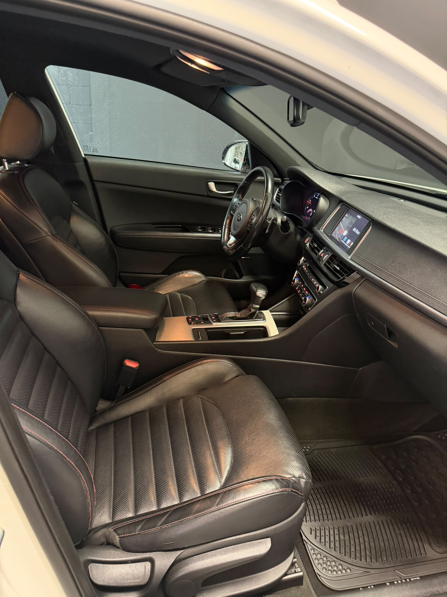 KIA Optima SW 1.7 CRDi Style GT Line DCT-image-16