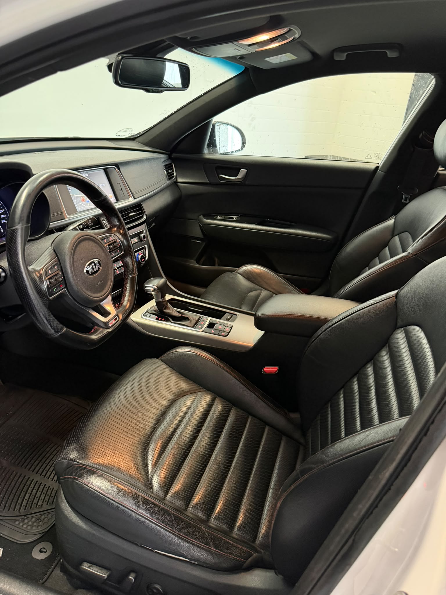 KIA Optima SW 1.7 CRDi Style GT Line DCT-image-15