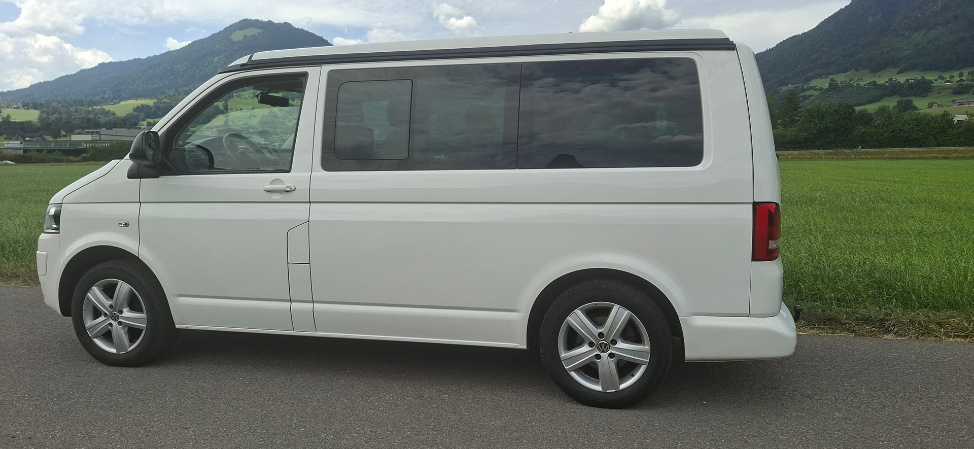 VW T5 California 2.0 TDI Beach DSG-image-2
