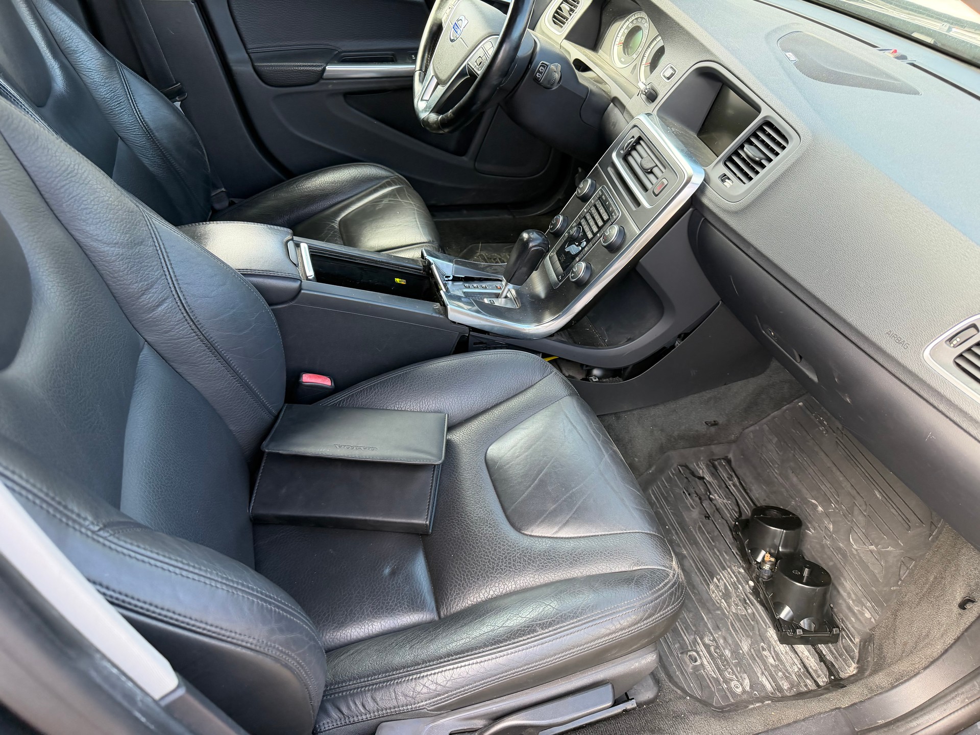 VOLVO V60 D5 AWD Geartronic-image-8