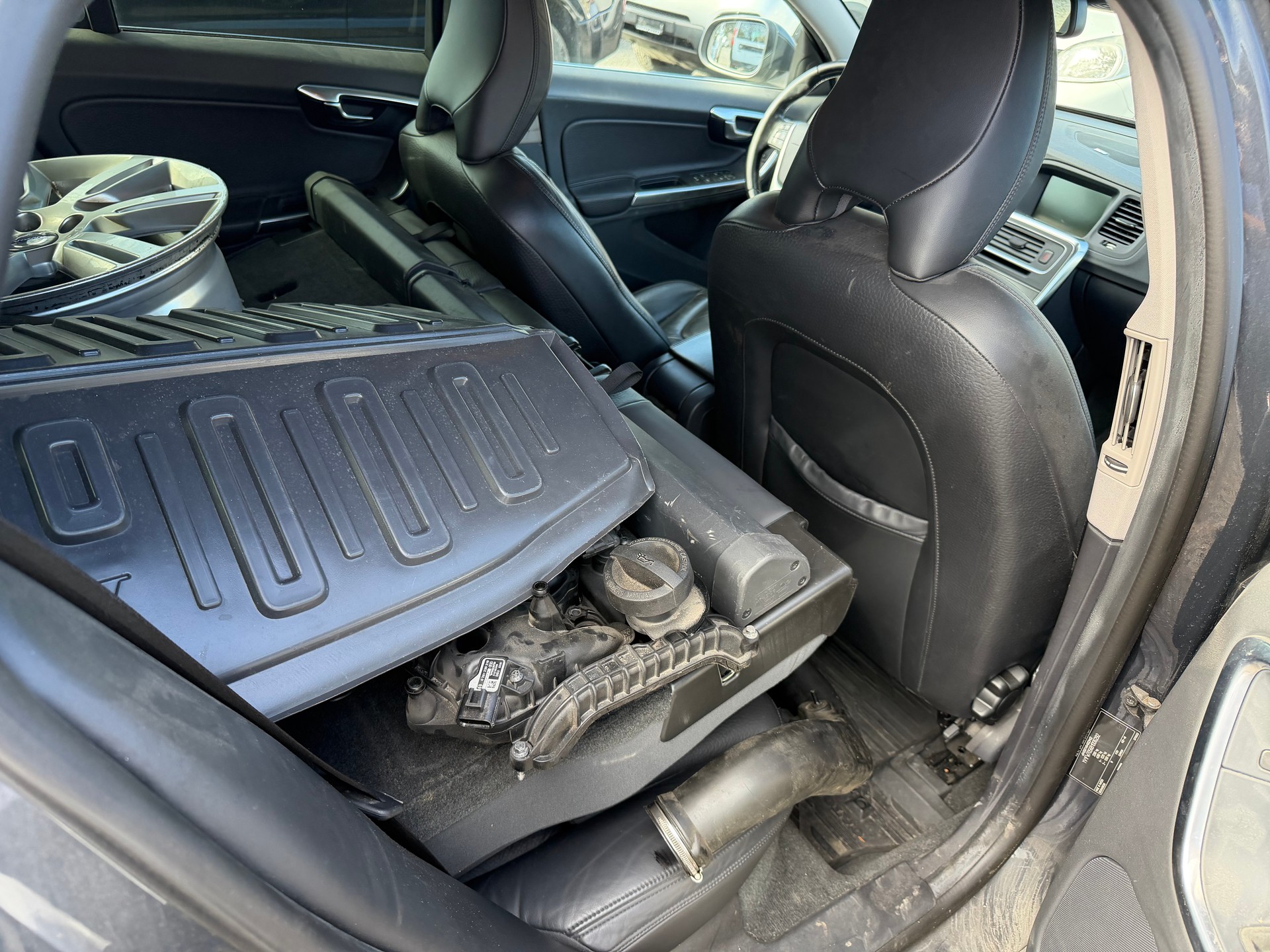 VOLVO V60 D5 AWD Geartronic-image-7