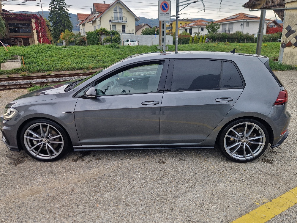 VW Golf " R " 300 CV-image-2
