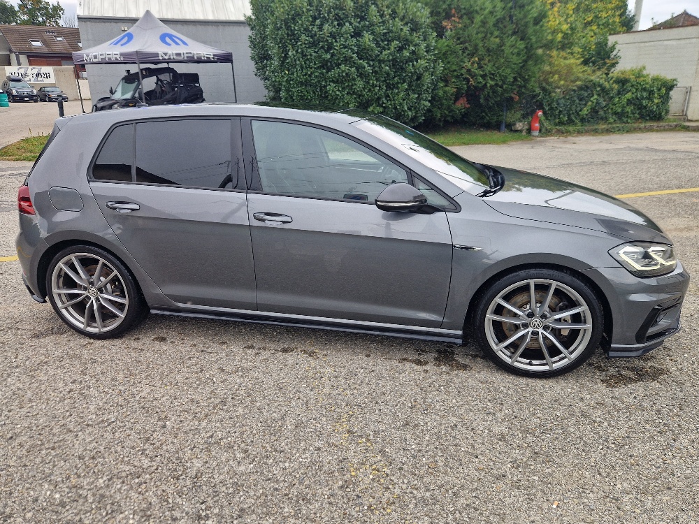 VW Golf " R " 300 CV-image-4