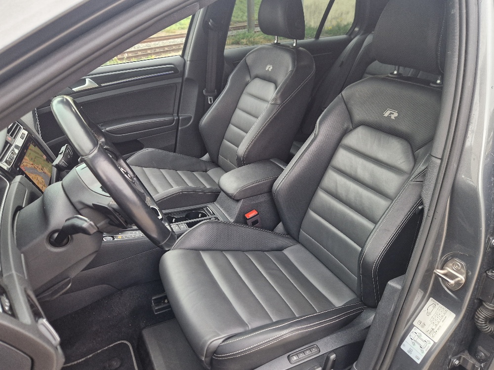 VW Golf " R " 300 CV-image-9