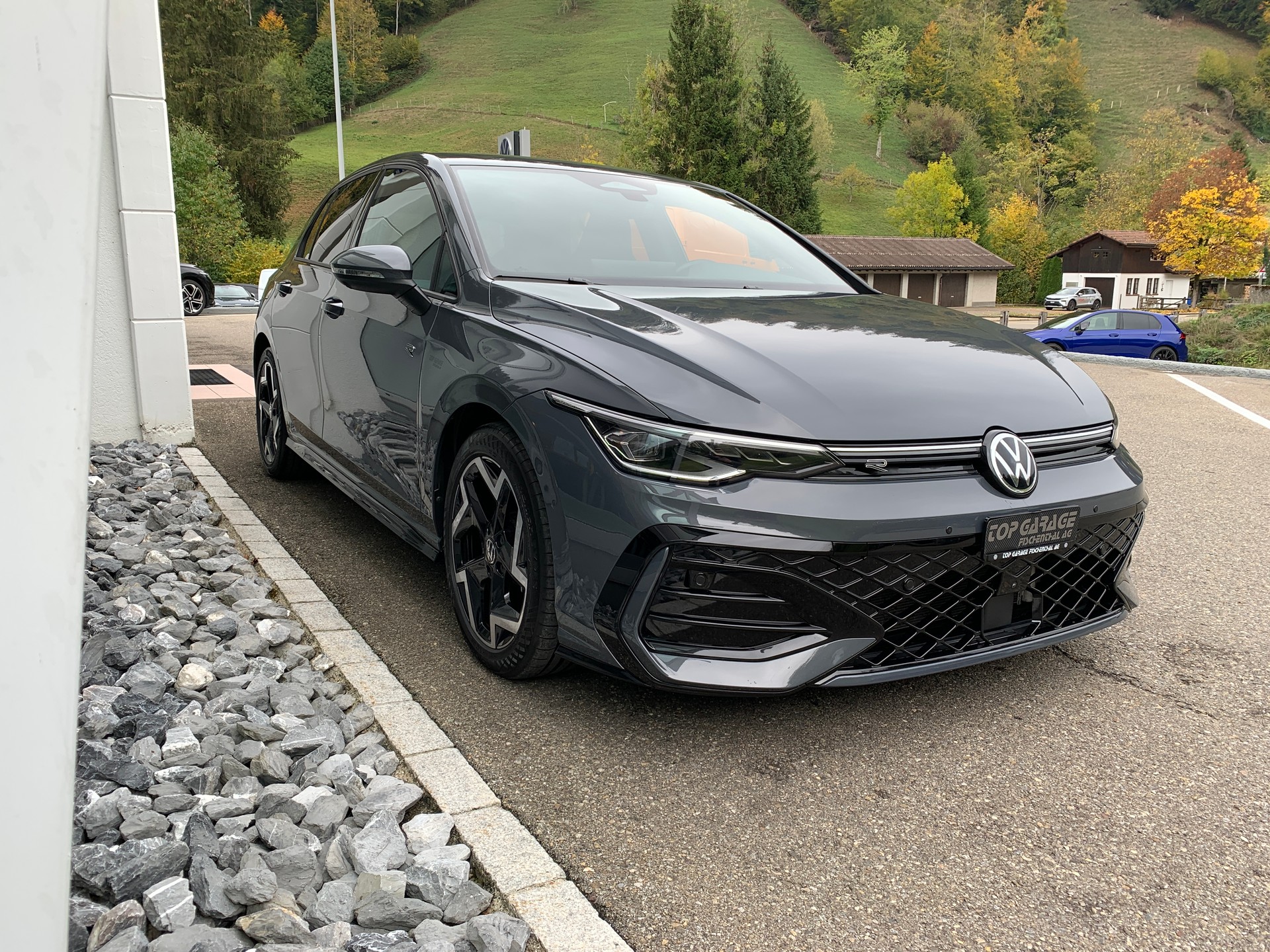 VW Golf 2.0 TSI R-Line DSG 4 Motion-image-2