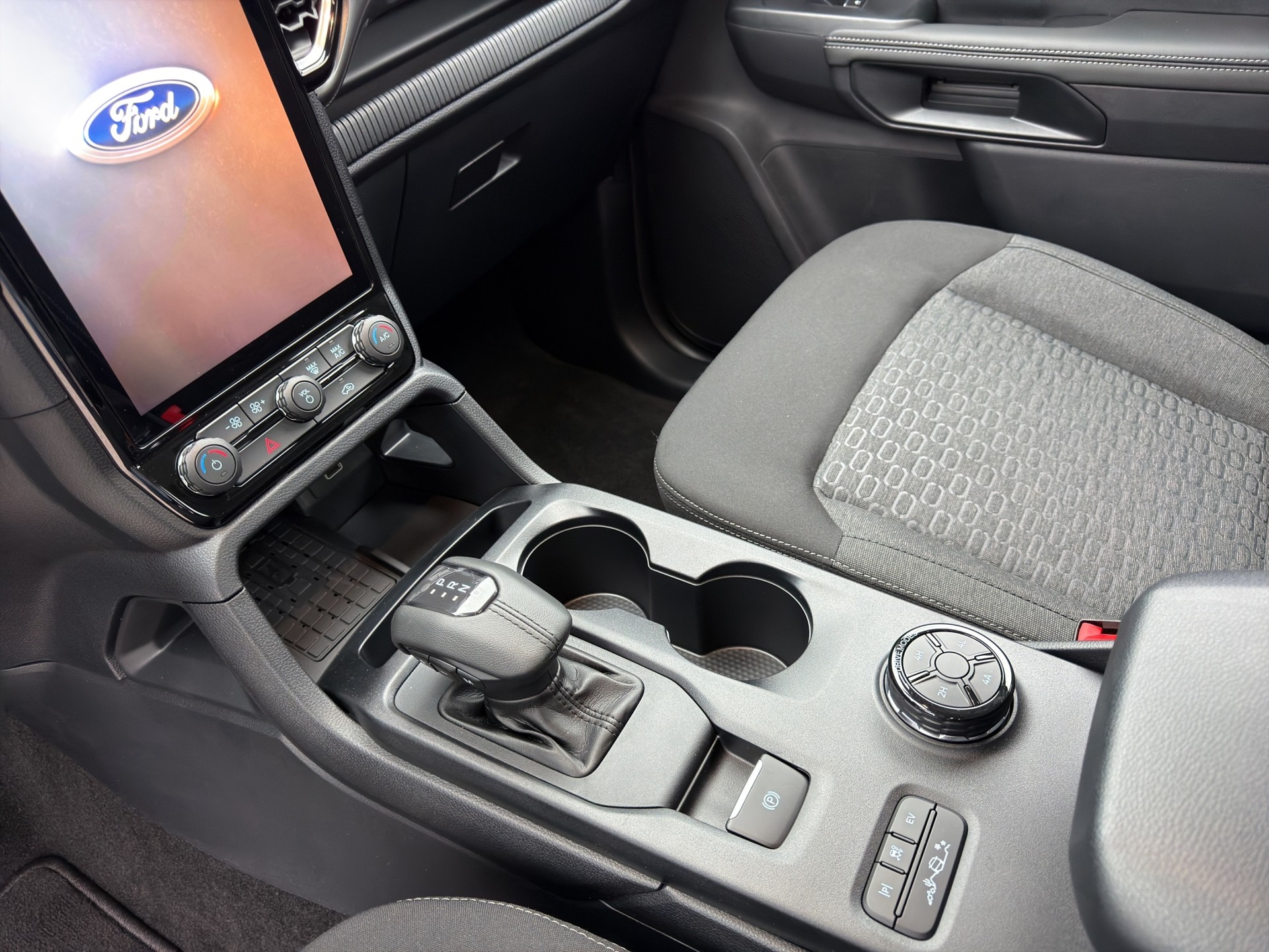 FORD Ranger XLT 2.3 Eco Boost e-4WD Automat-image-11