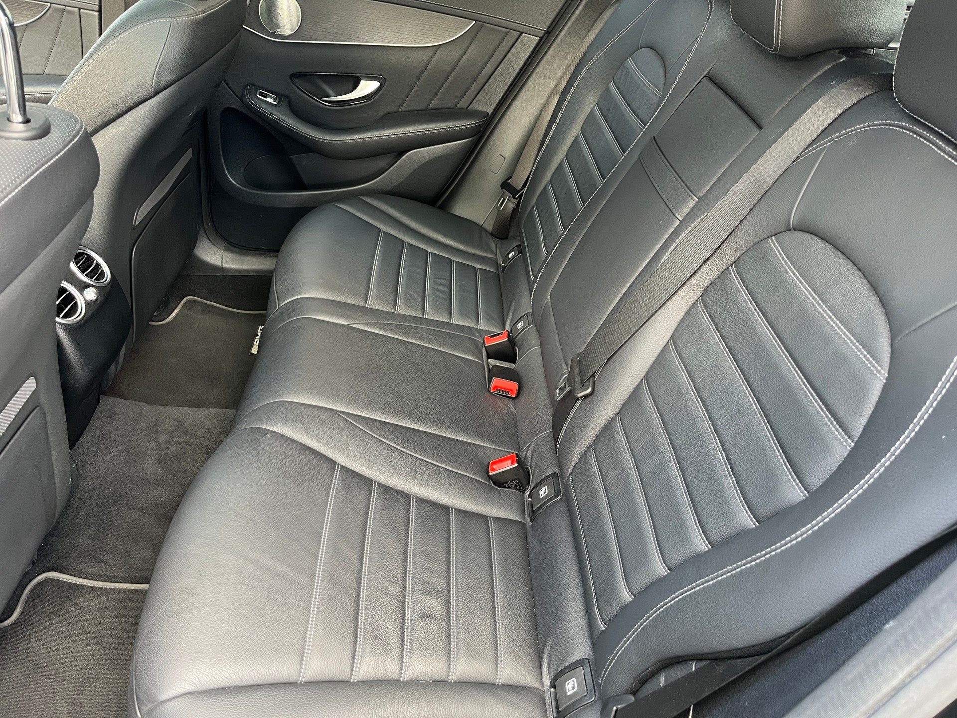 MERCEDES-BENZ GLC 300 d AMG Line 4m-image-8