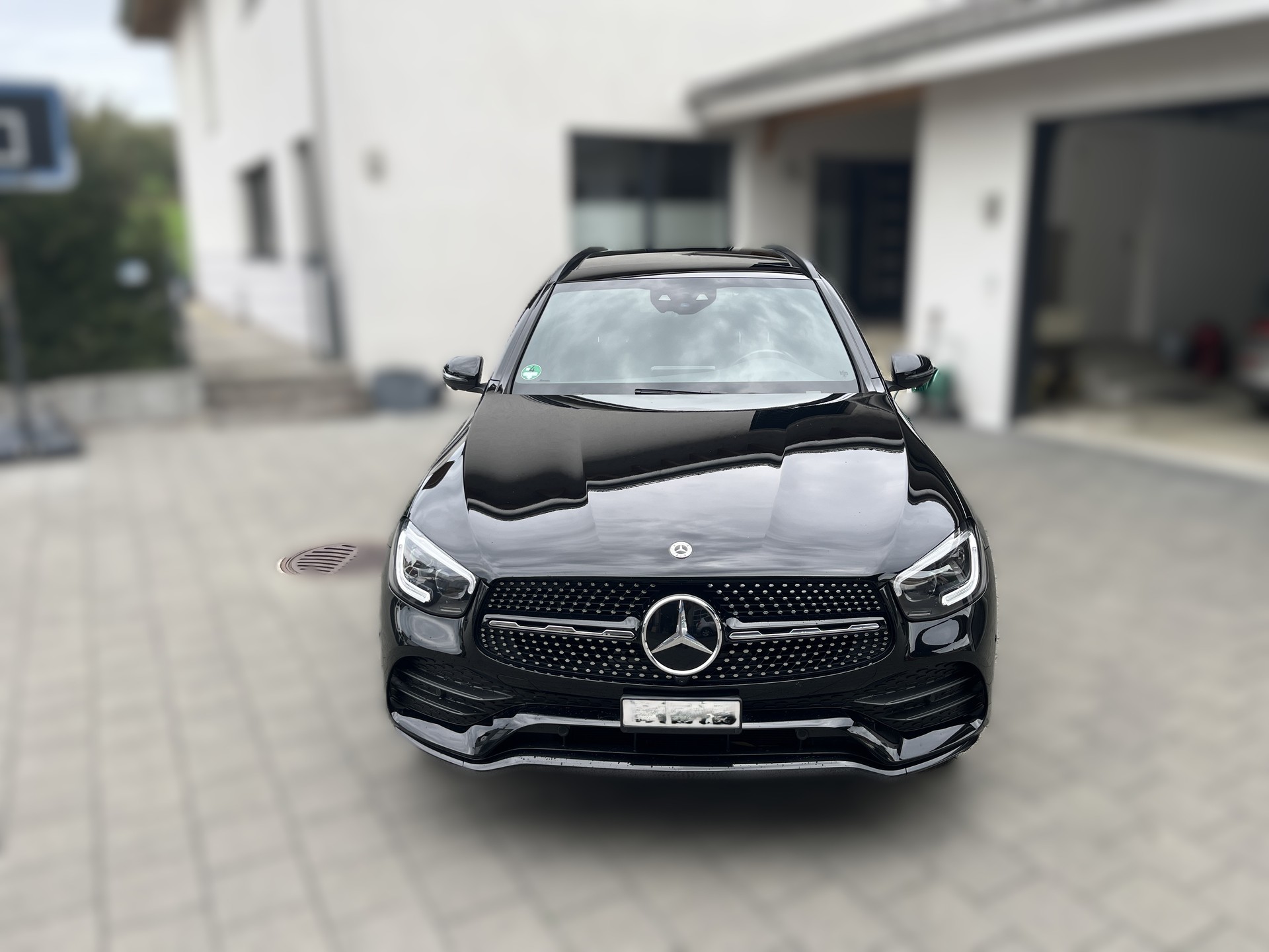 MERCEDES-BENZ GLC 300 d AMG Line 4m-image-3
