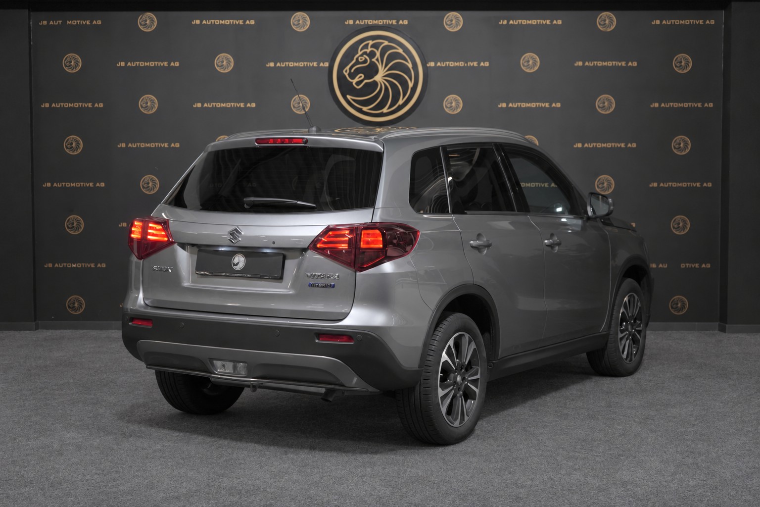 SUZUKI Vitara 1.5 Hybrid Compact Top 4x4 AGS SWISS EDITION-image-1