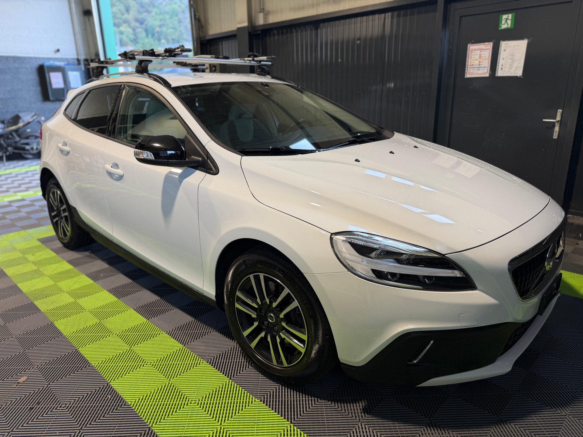VOLVO V40 Cross Country T3 Ocean Race-image-1