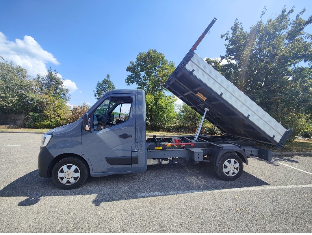 RENAULT 2.3 dCi 135 TwinTurbo-image-1