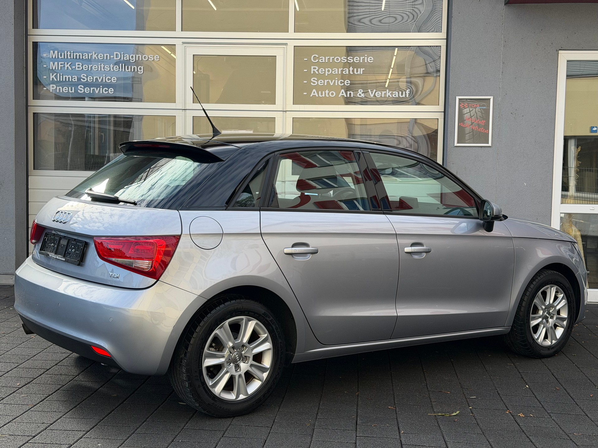 AUDI A1 Sportback 1.6 TDI Attraction DSG *Frisch ab MFK&Service*Aus 1.Hand*8-Fach Räder*Neue Sommerpneu inkl.*-image-6