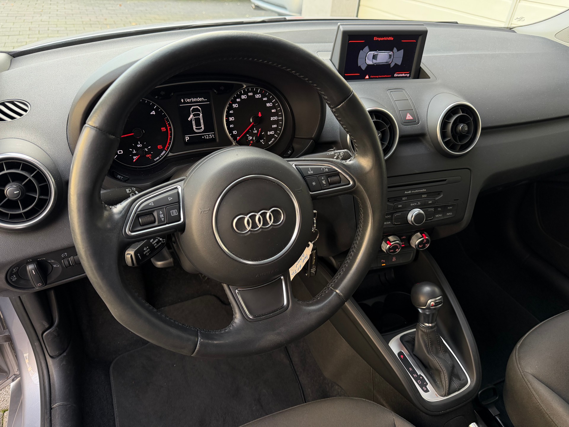 AUDI A1 Sportback 1.6 TDI Attraction DSG *Frisch ab MFK&Service*Aus 1.Hand*8-Fach Räder*Neue Sommerpneu inkl.*-image-11