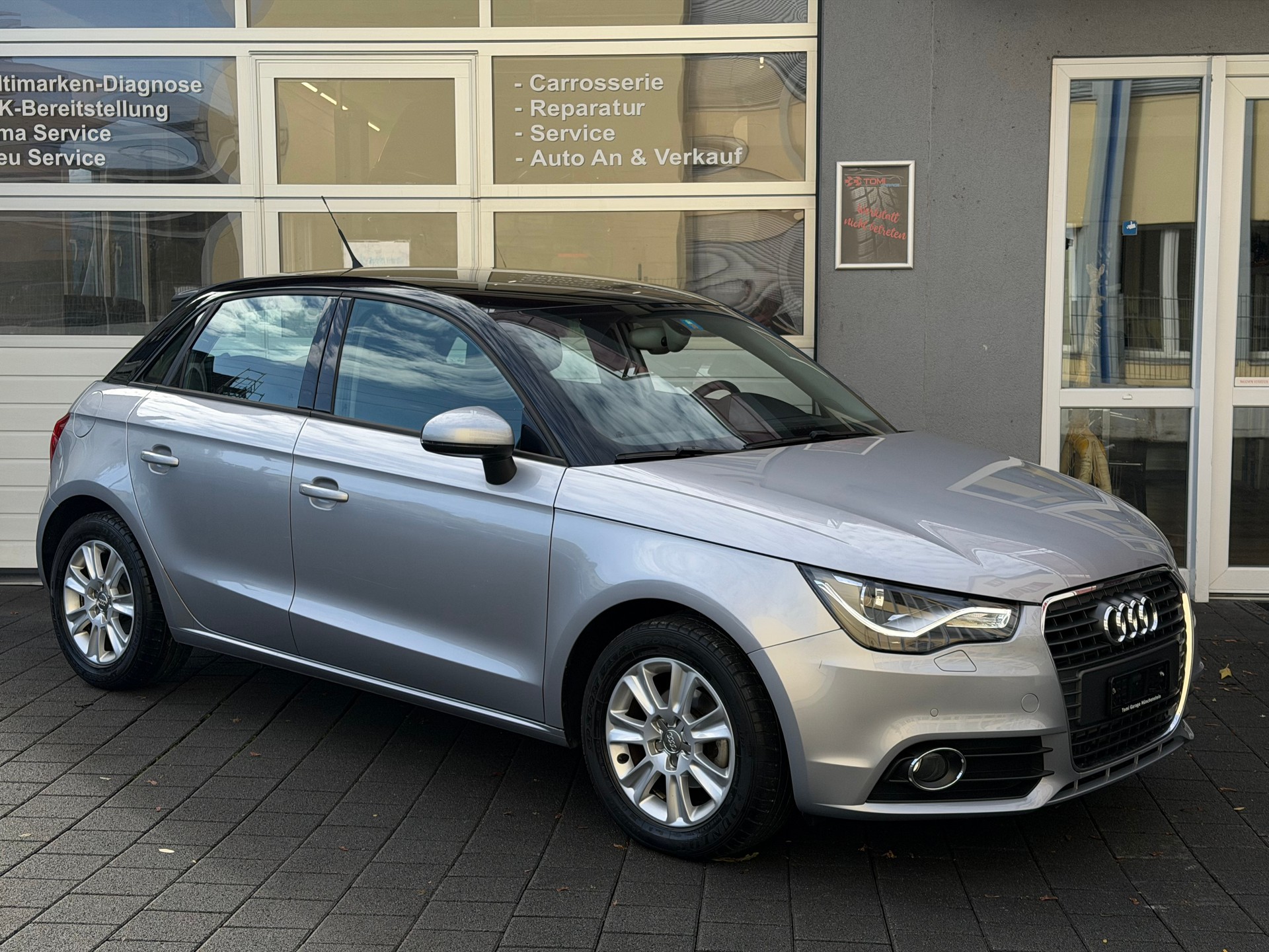 AUDI A1 Sportback 1.6 TDI Attraction DSG *Frisch ab MFK&Service*Aus 1.Hand*8-Fach Räder*Neue Sommerpneu inkl.*-image-4