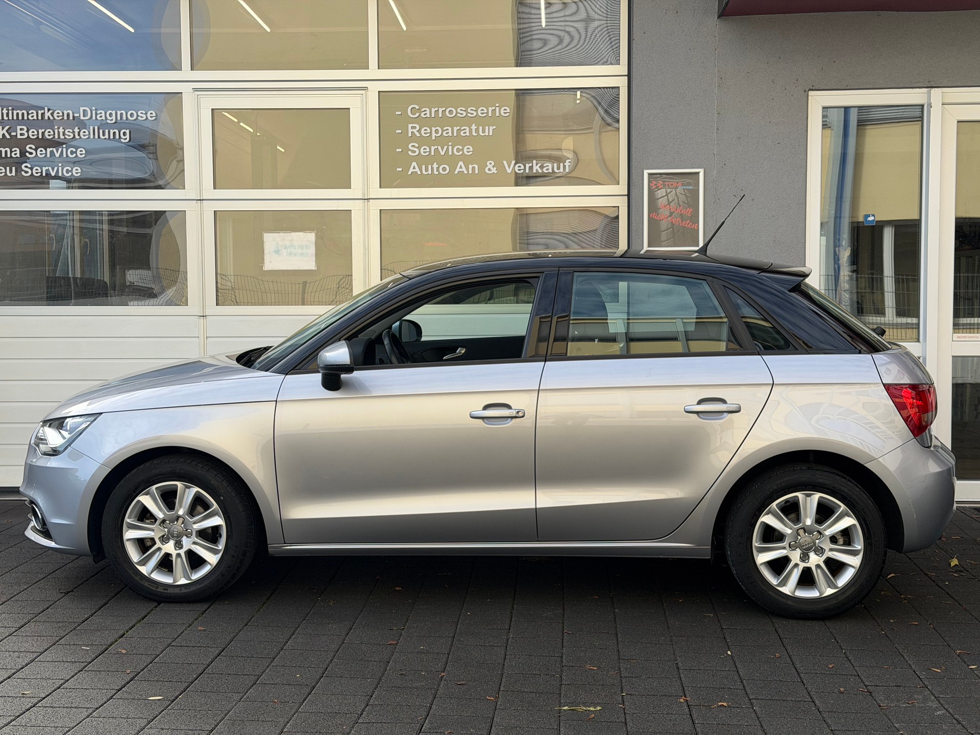 AUDI A1 Sportback 1.6 TDI Attraction DSG *Frisch ab MFK&Service*Aus 1.Hand*8-Fach Räder*Neue Sommerpneu inkl.*-image-1