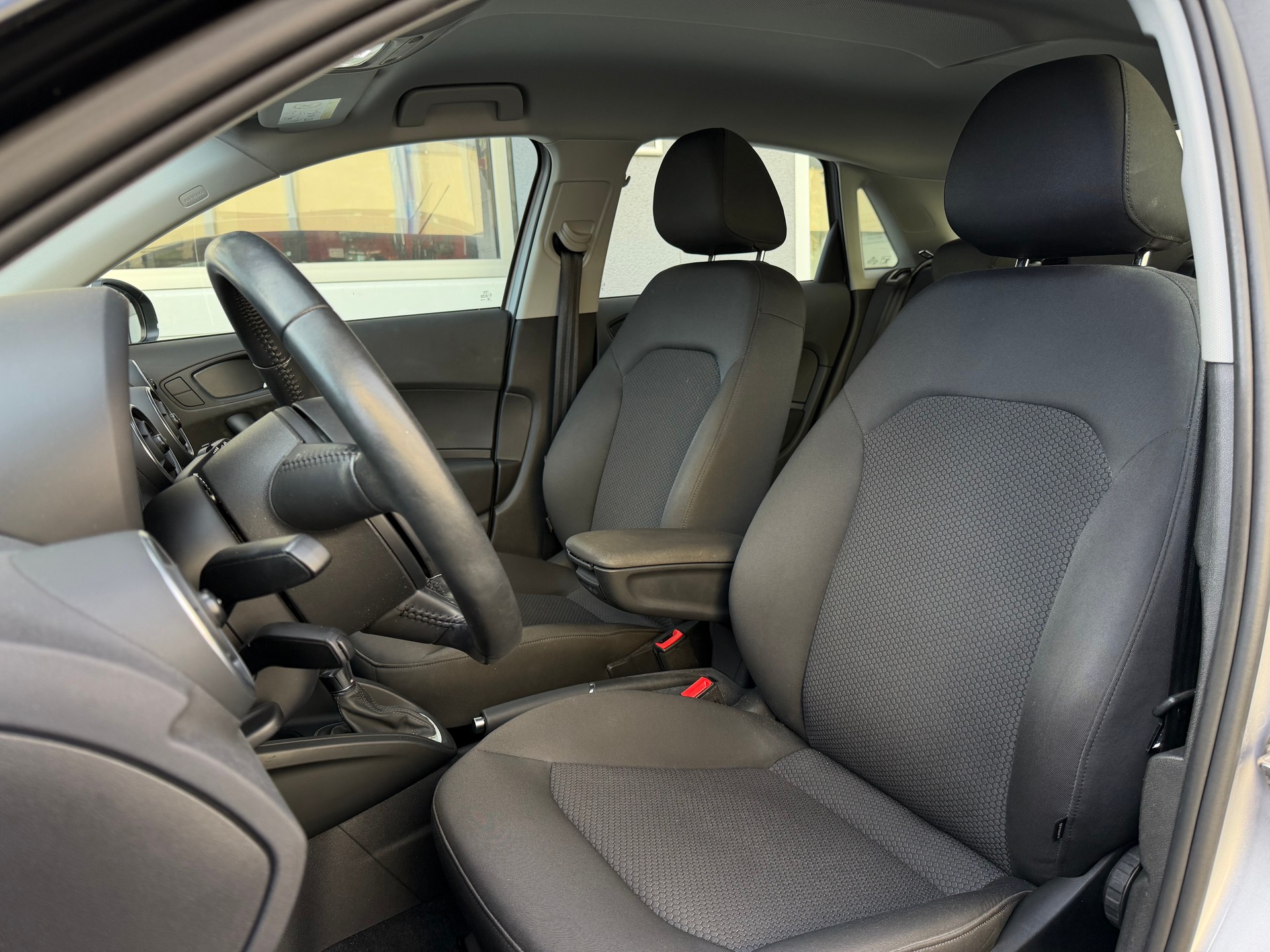 AUDI A1 Sportback 1.6 TDI Attraction DSG *Frisch ab MFK&Service*Aus 1.Hand*8-Fach Räder*Neue Sommerpneu inkl.*-image-14