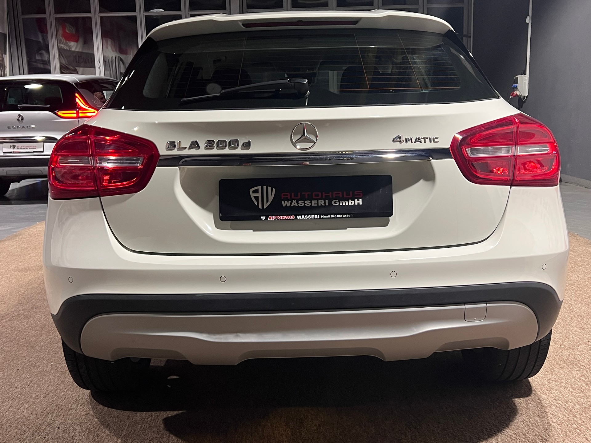 MERCEDES-BENZ GLA 200 CDI Swiss Star Edition Style 4Matic 7G-DCT-image-3