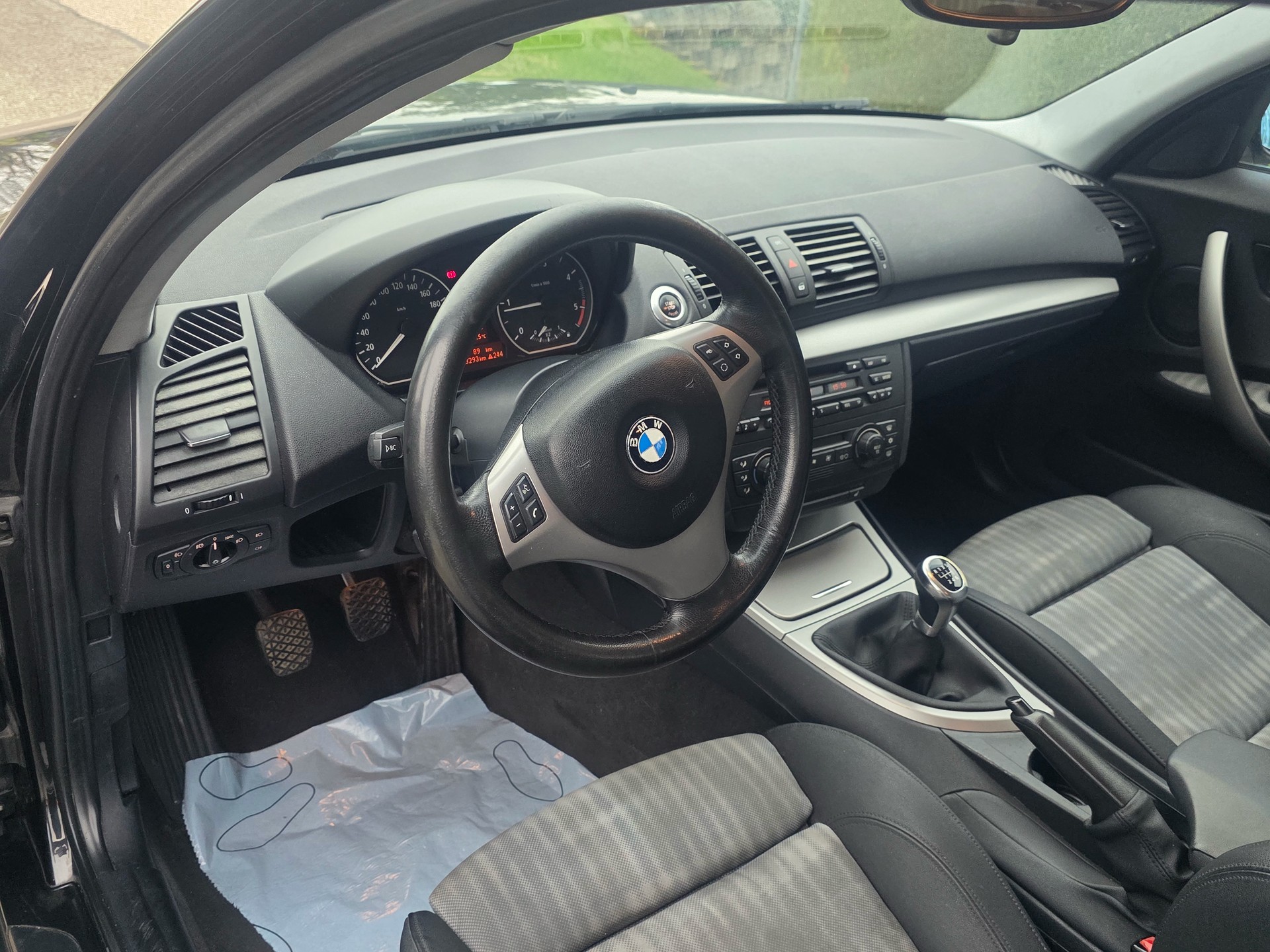 BMW 120d-image-6