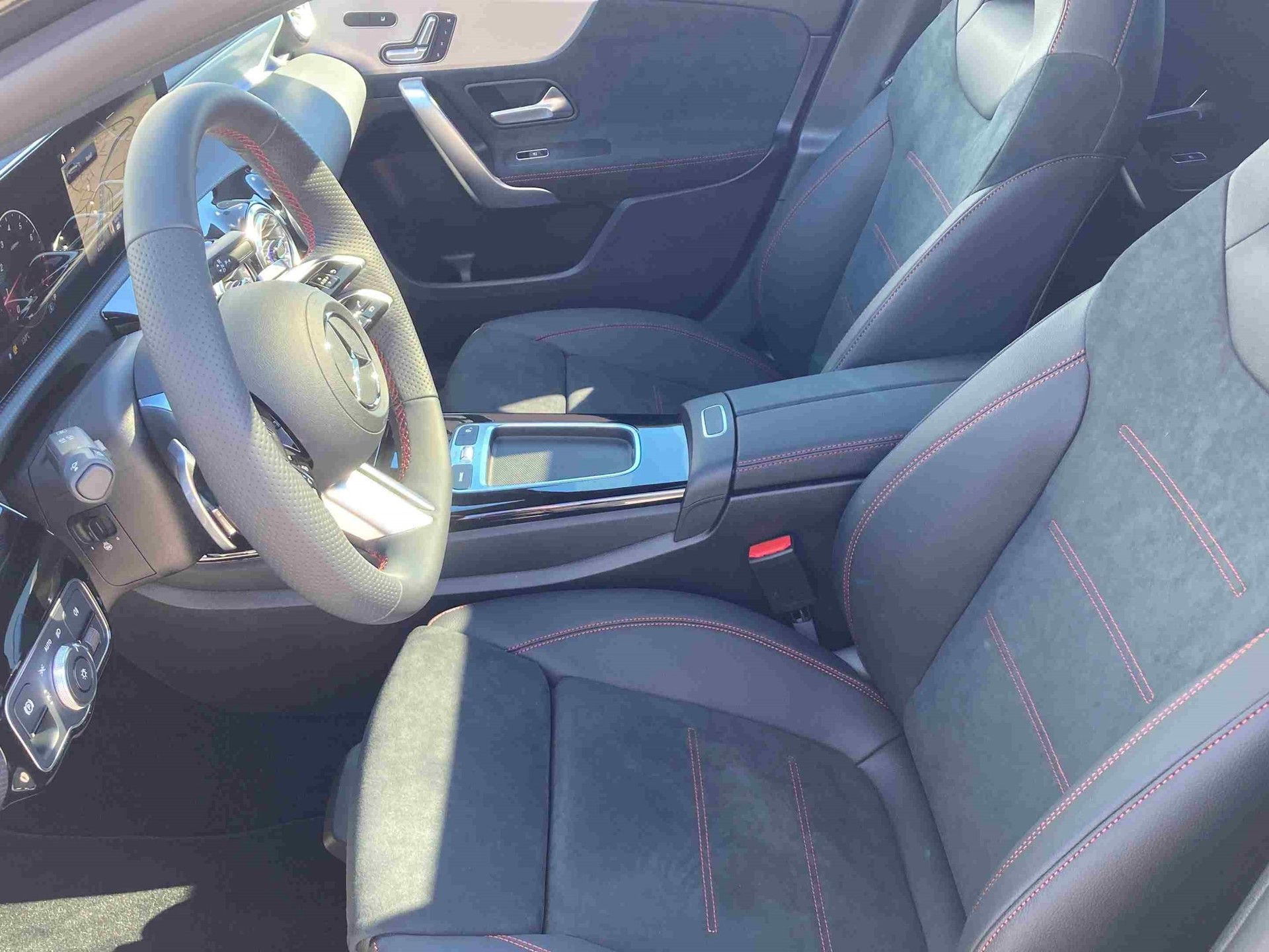 MERCEDES-BENZ A 250 4Matic 8G-DCT-image-7