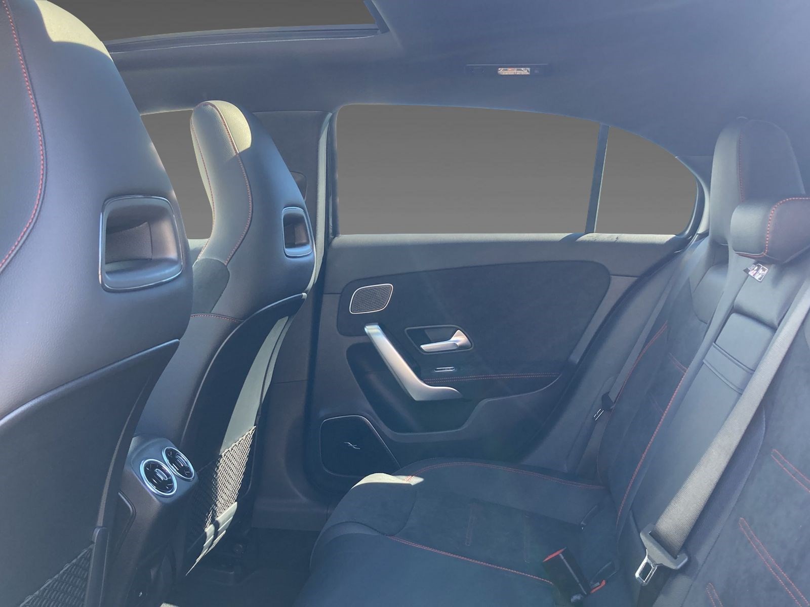 MERCEDES-BENZ A 250 4Matic 8G-DCT-image-8
