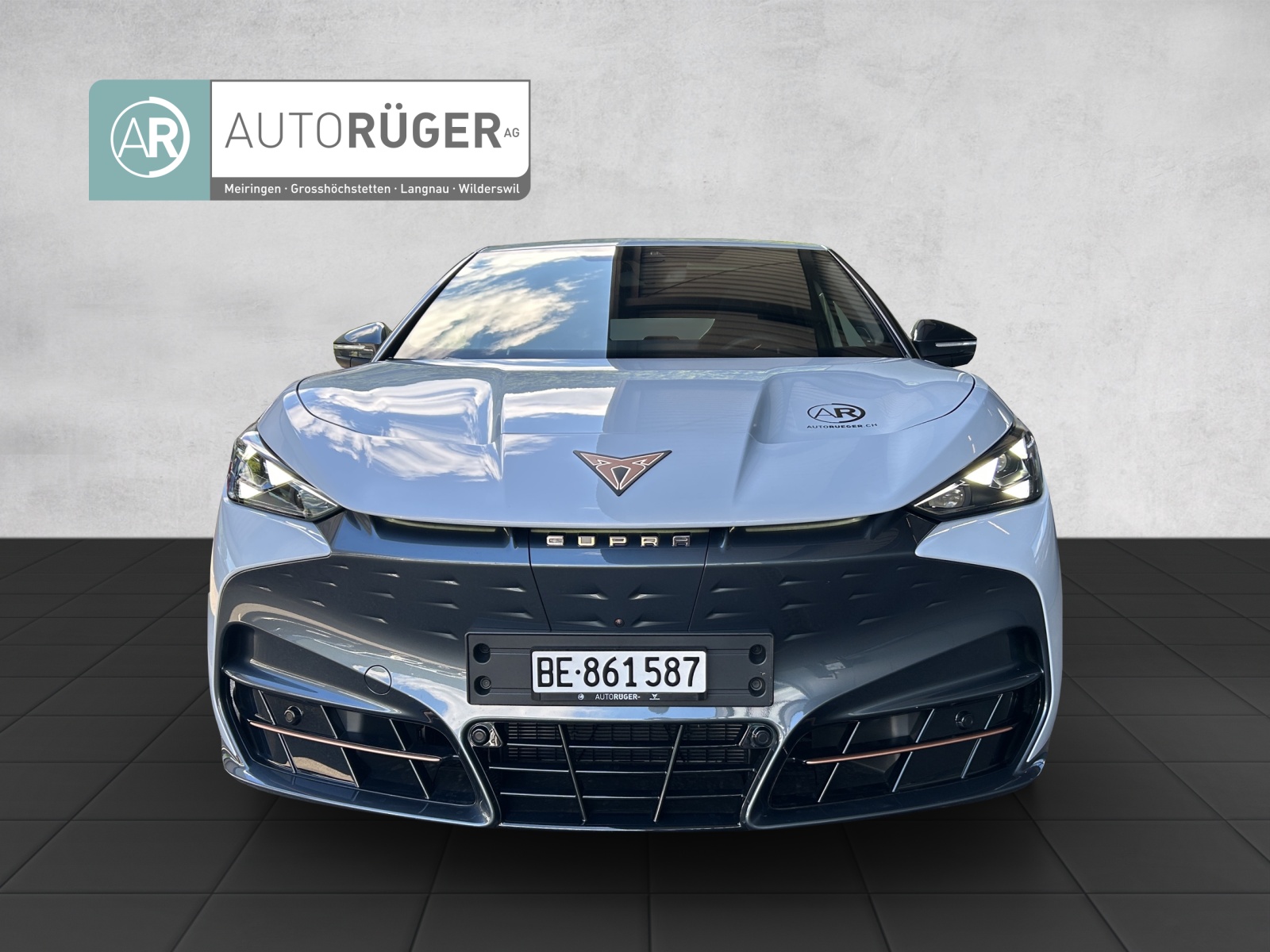 CUPRA Tavascan Type 9 77 kWh VZ Adrenaline-image-1