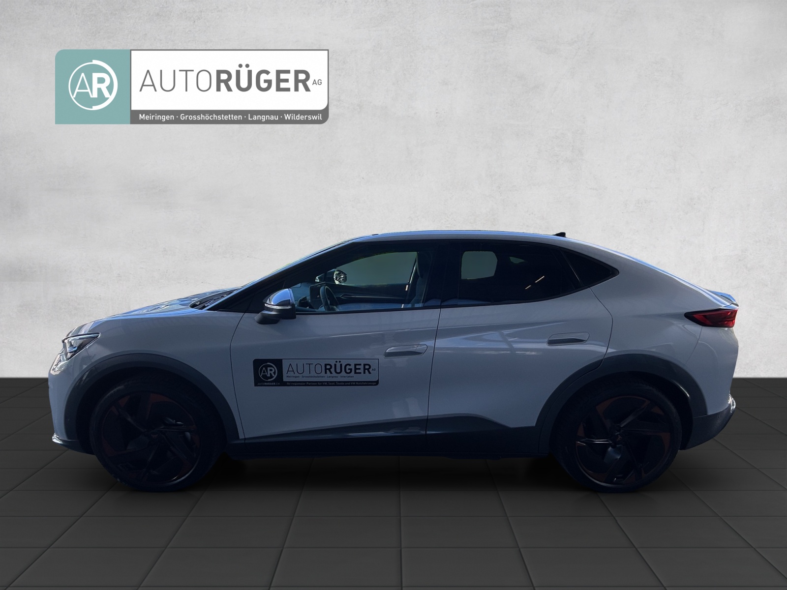 CUPRA Tavascan Type 9 77 kWh VZ Adrenaline-image-2