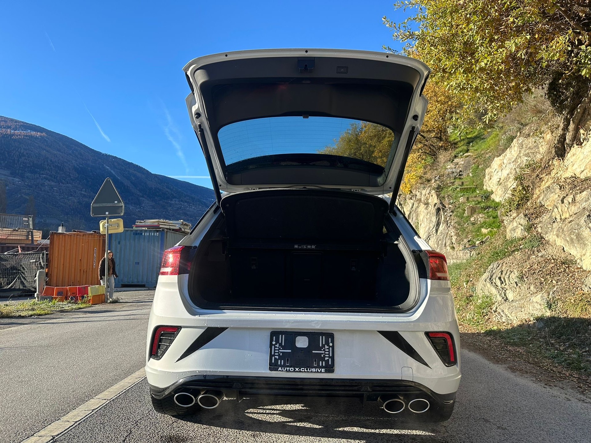 VW T-Roc 2.0 TSI R DSG 4Motion-image-5