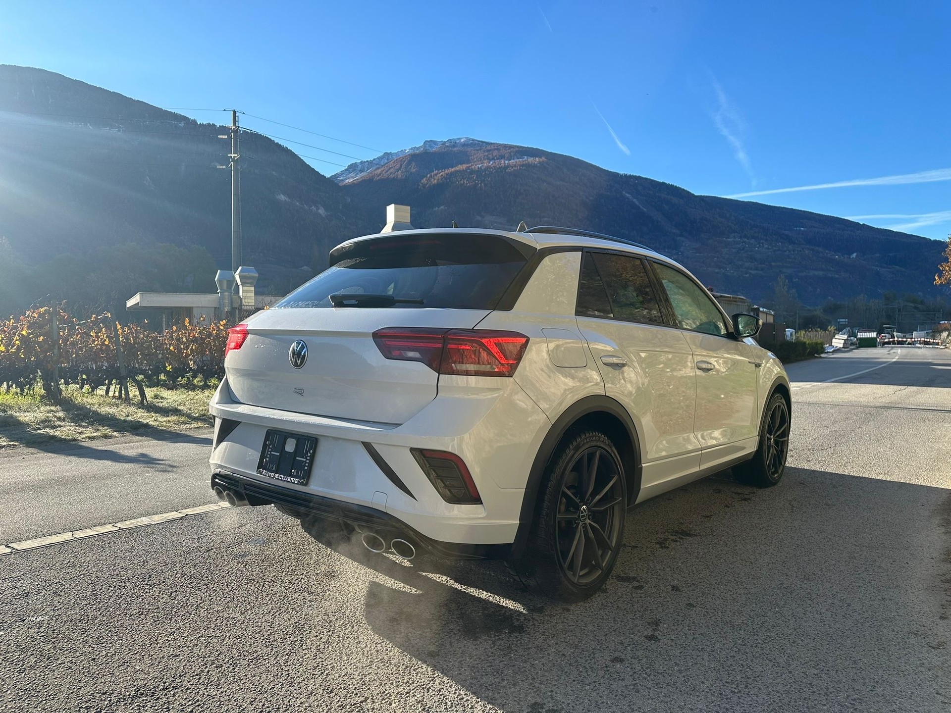 VW T-Roc 2.0 TSI R DSG 4Motion-image-3