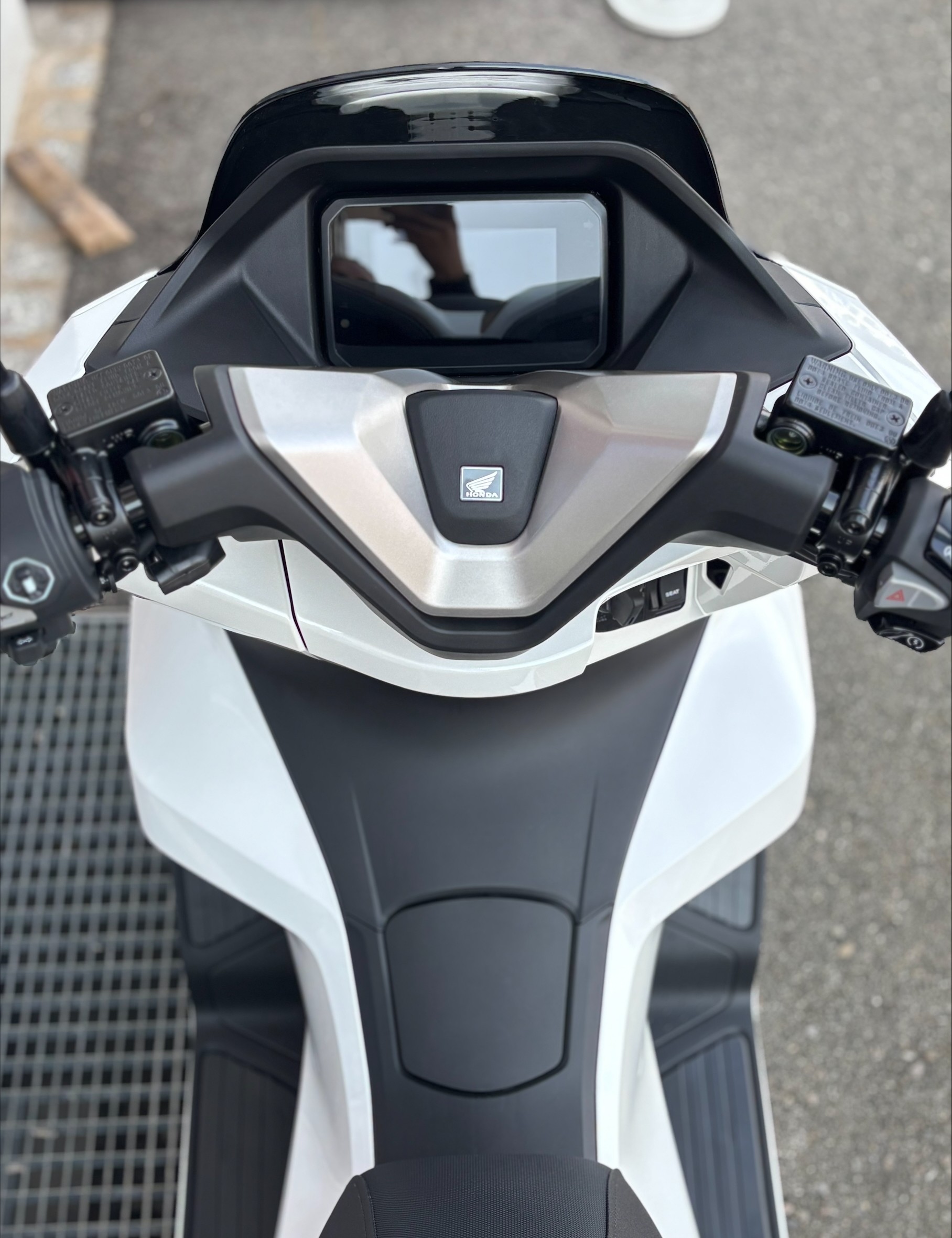 HONDA PCX 125 DX - TFT Konnektivität-showroom-element-2