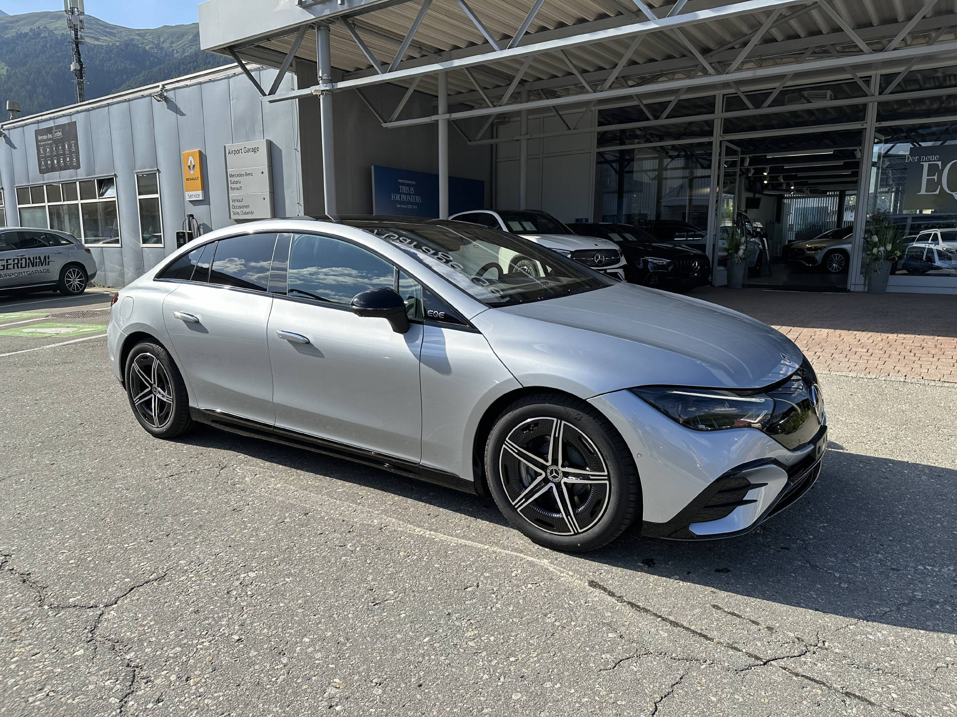 MERCEDES-BENZ EQE 500 AMG Line 4matic-showroom-element-2