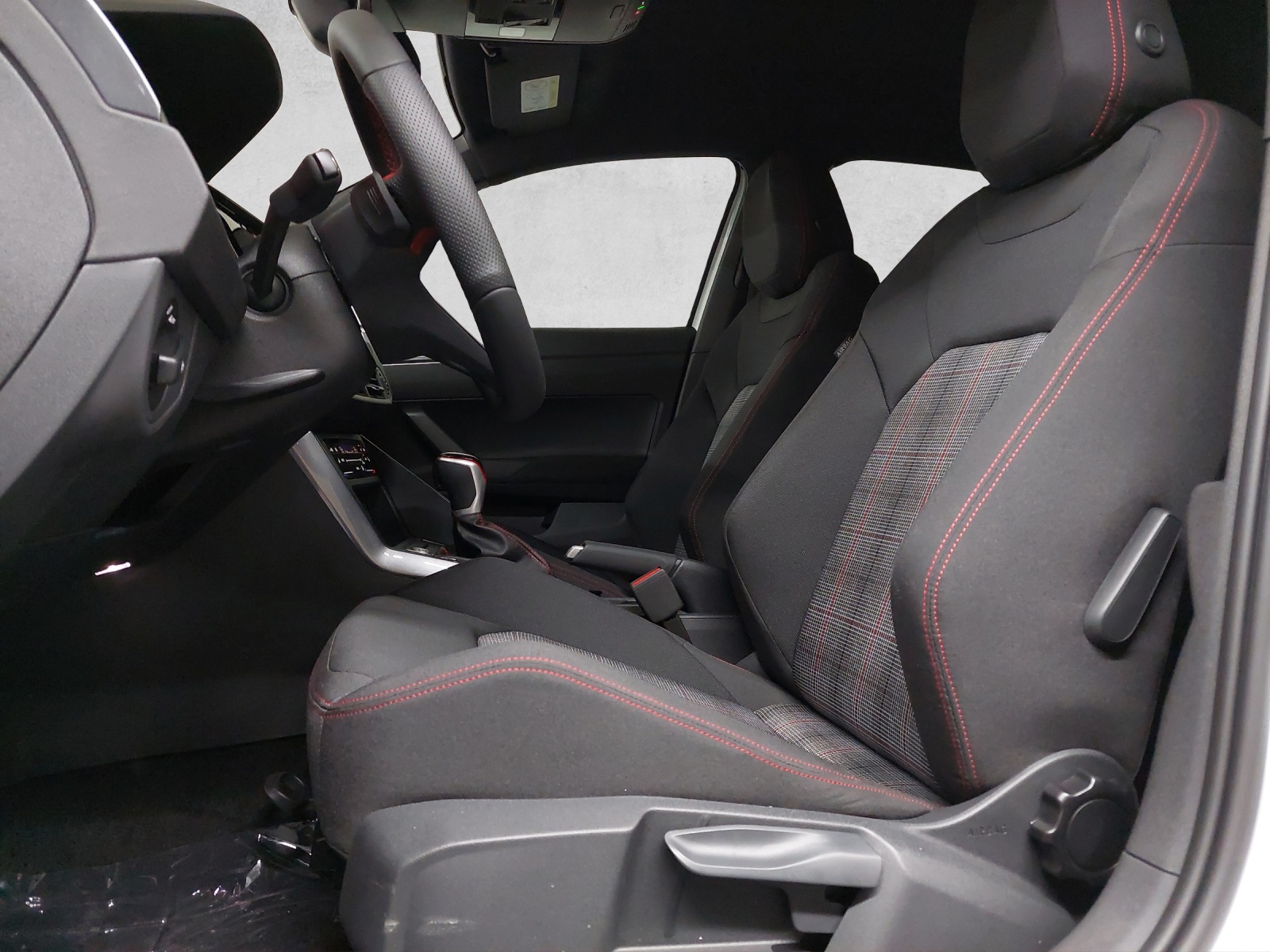 VW Polo 2.0 TSI GTI DSG-image-5