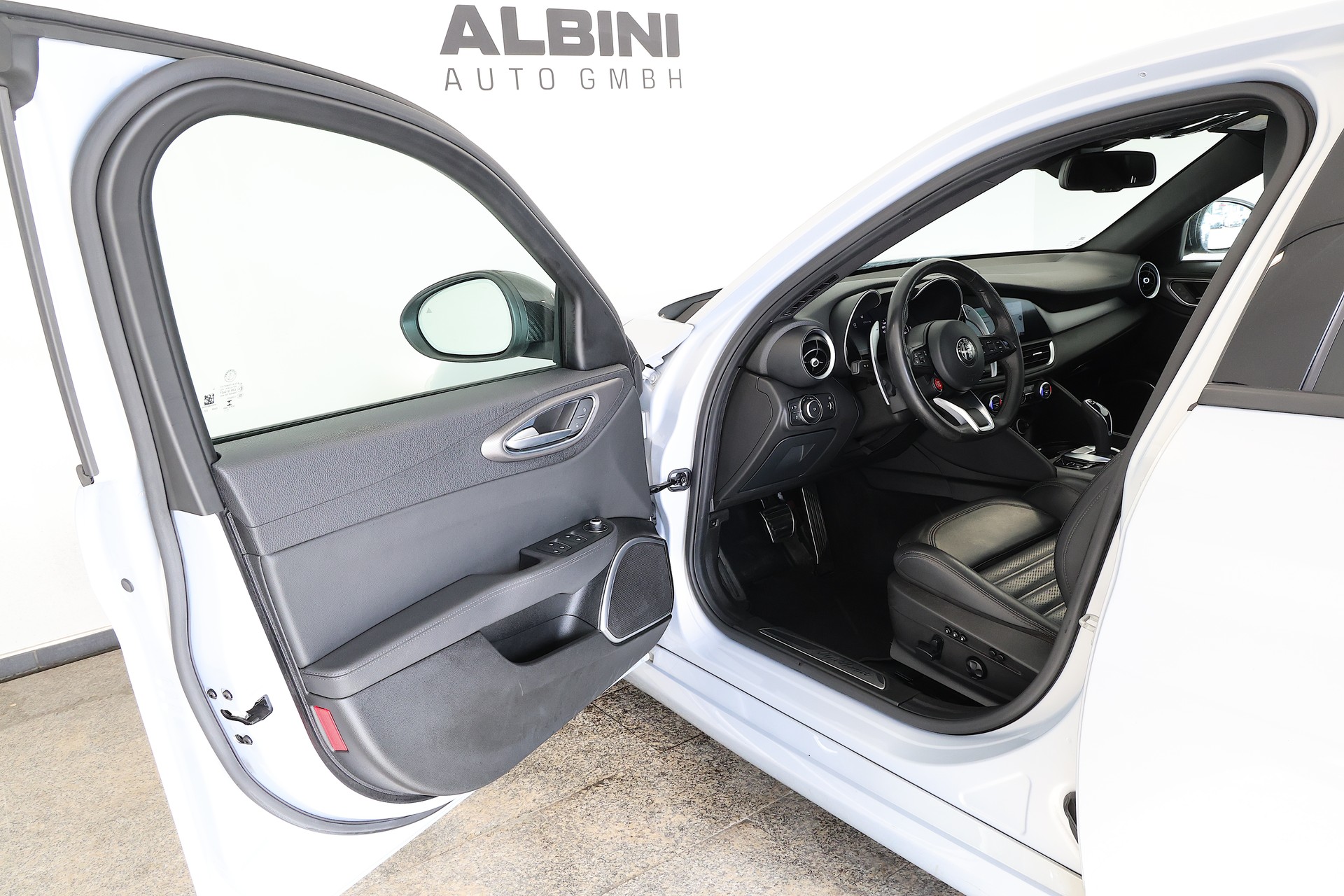 ALFA ROMEO Giulia 2.0 Veloce Q4 Automatic-image-4