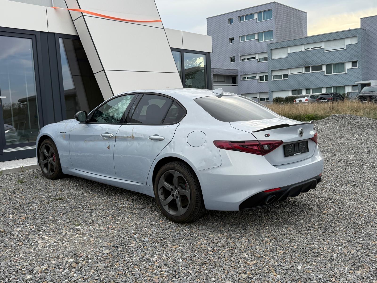 ALFA ROMEO Giulia 2.0 Veloce Q4 Automatic *HAGELSCHADEN* **Jetzt nur noch CHF 16'900.- statt CHF 23'900.-**-image-6