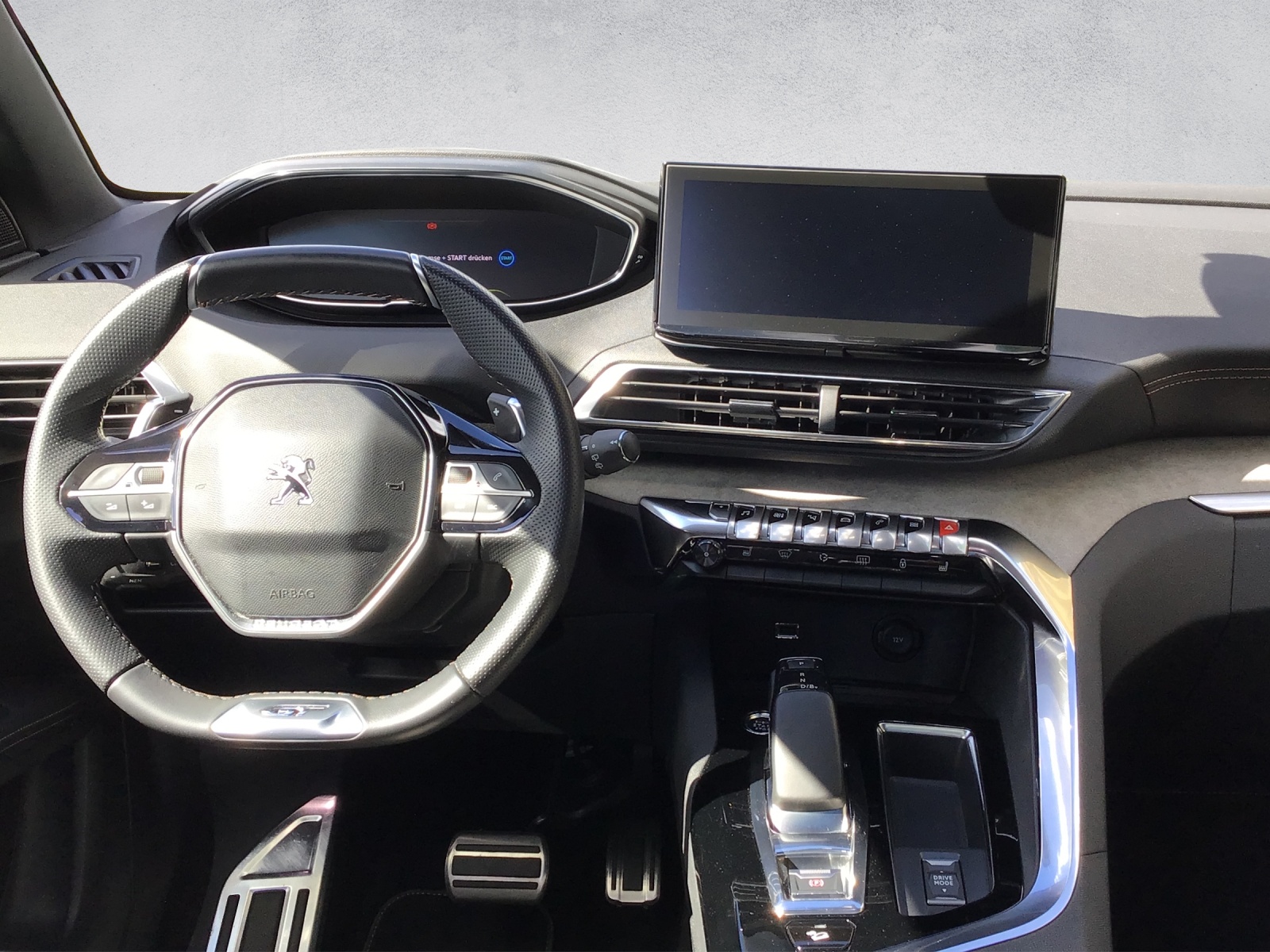 PEUGEOT 3008 300e Hybrid4 GT EAT8-image-9