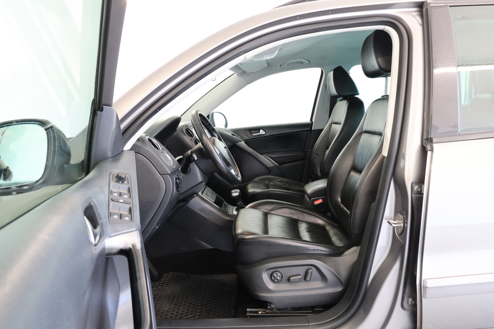 VW Tiguan 2.0 TSI Track&Field Tiptronic-image-6