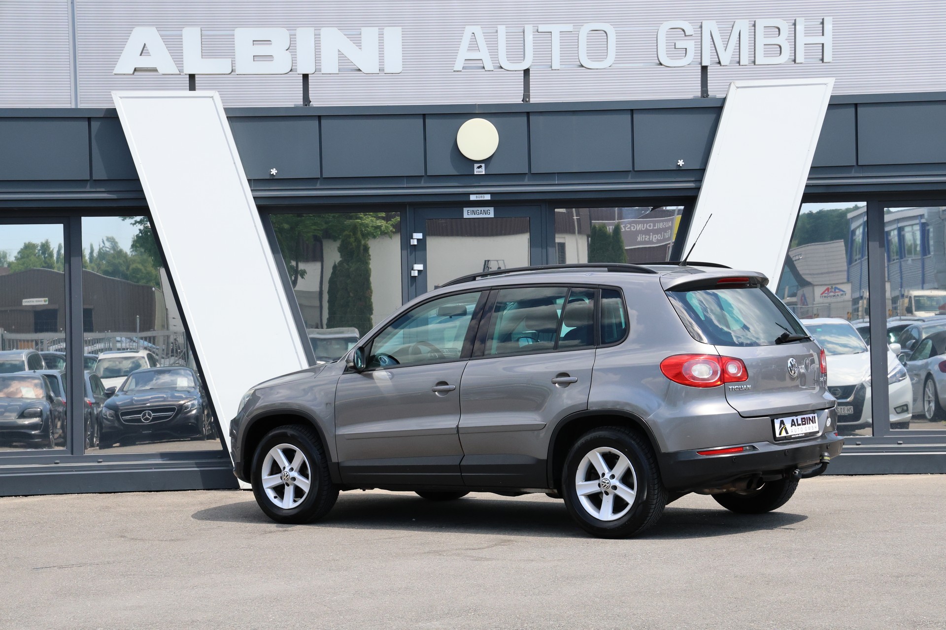 VW Tiguan 2.0 TSI Track&Field Tiptronic-image-2
